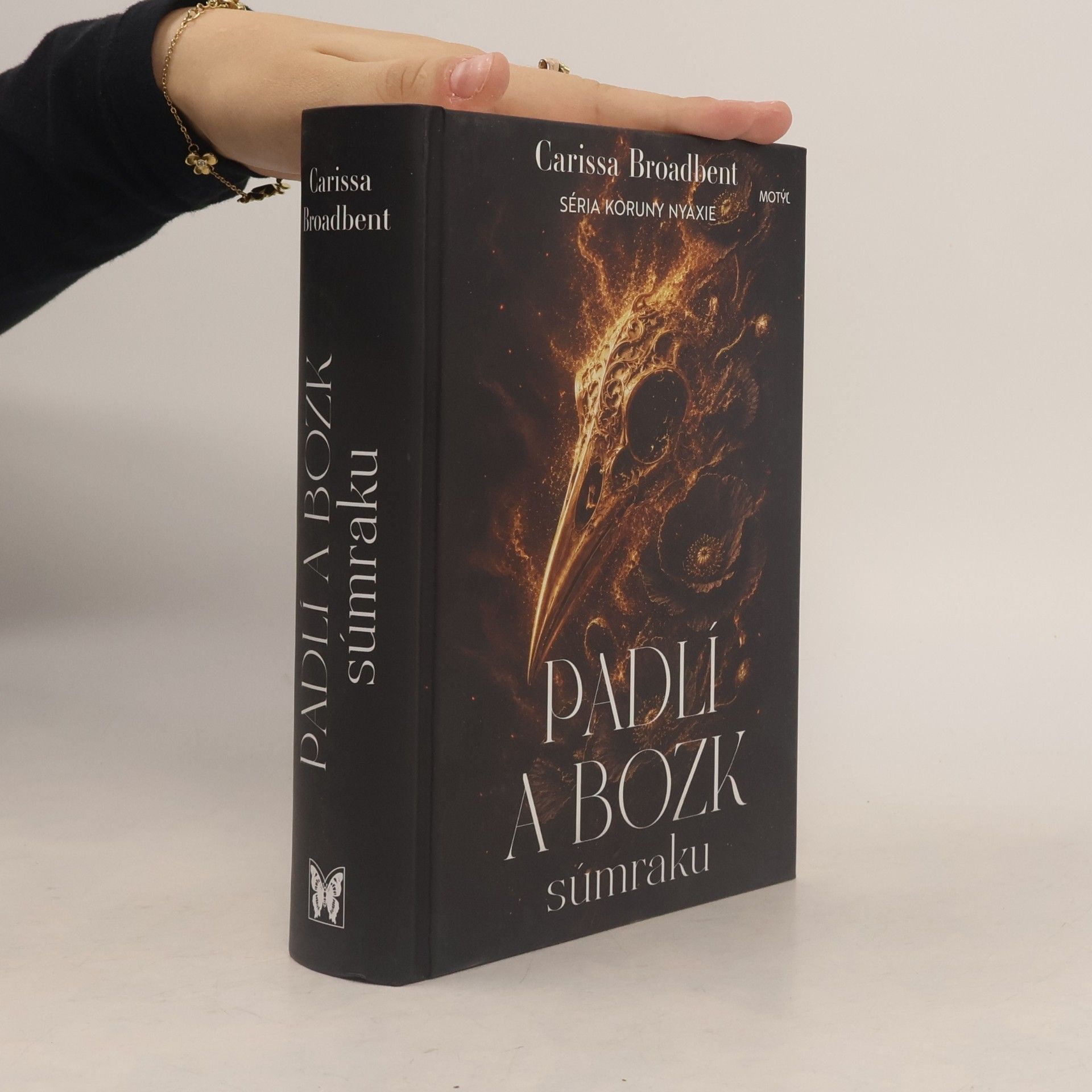 Carissa Broadbent Padlí a bozk súmraku
