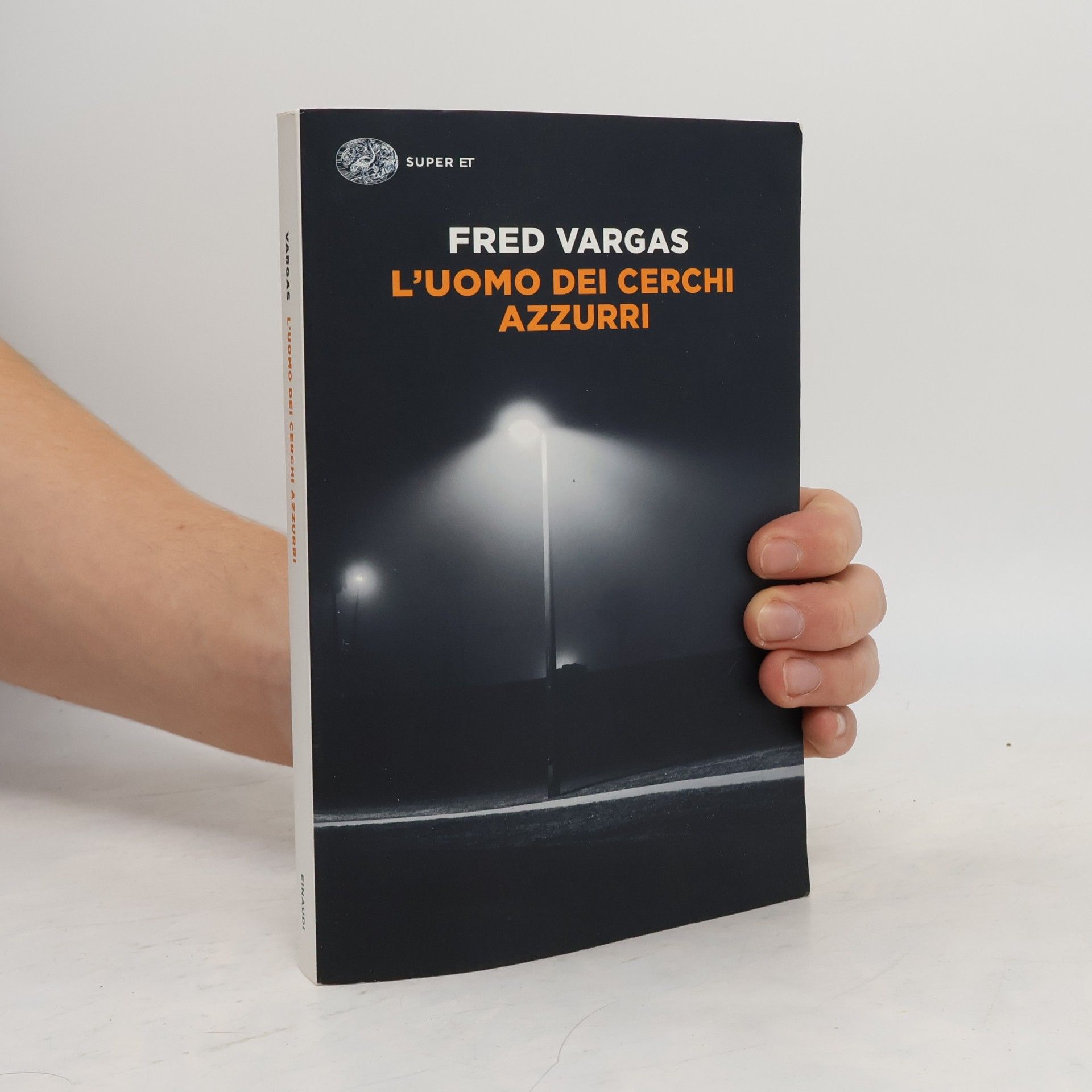 Fred Vargas L’uomo dei cerchi azzurri