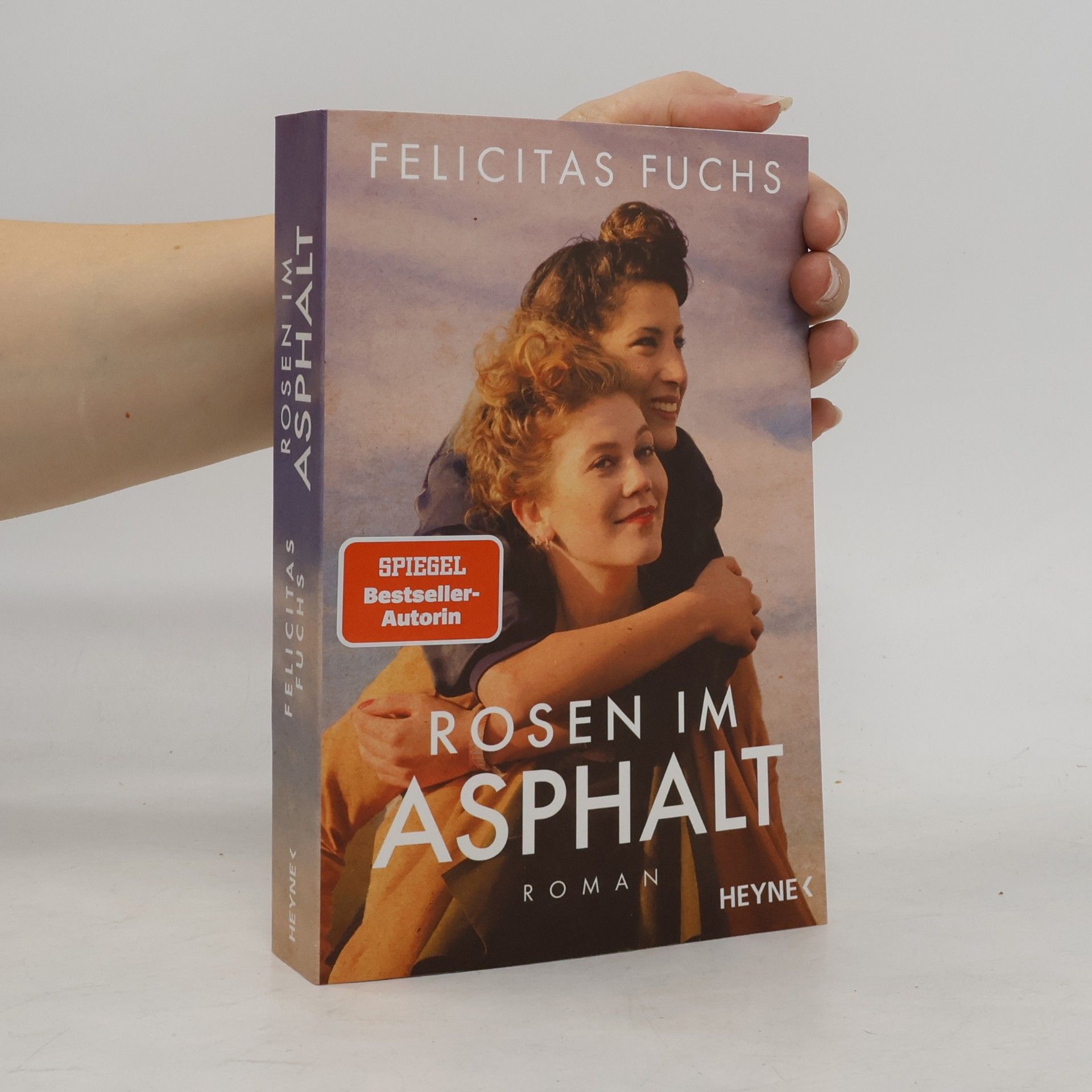 Felicitas Fuchs Rosen im Asphalt