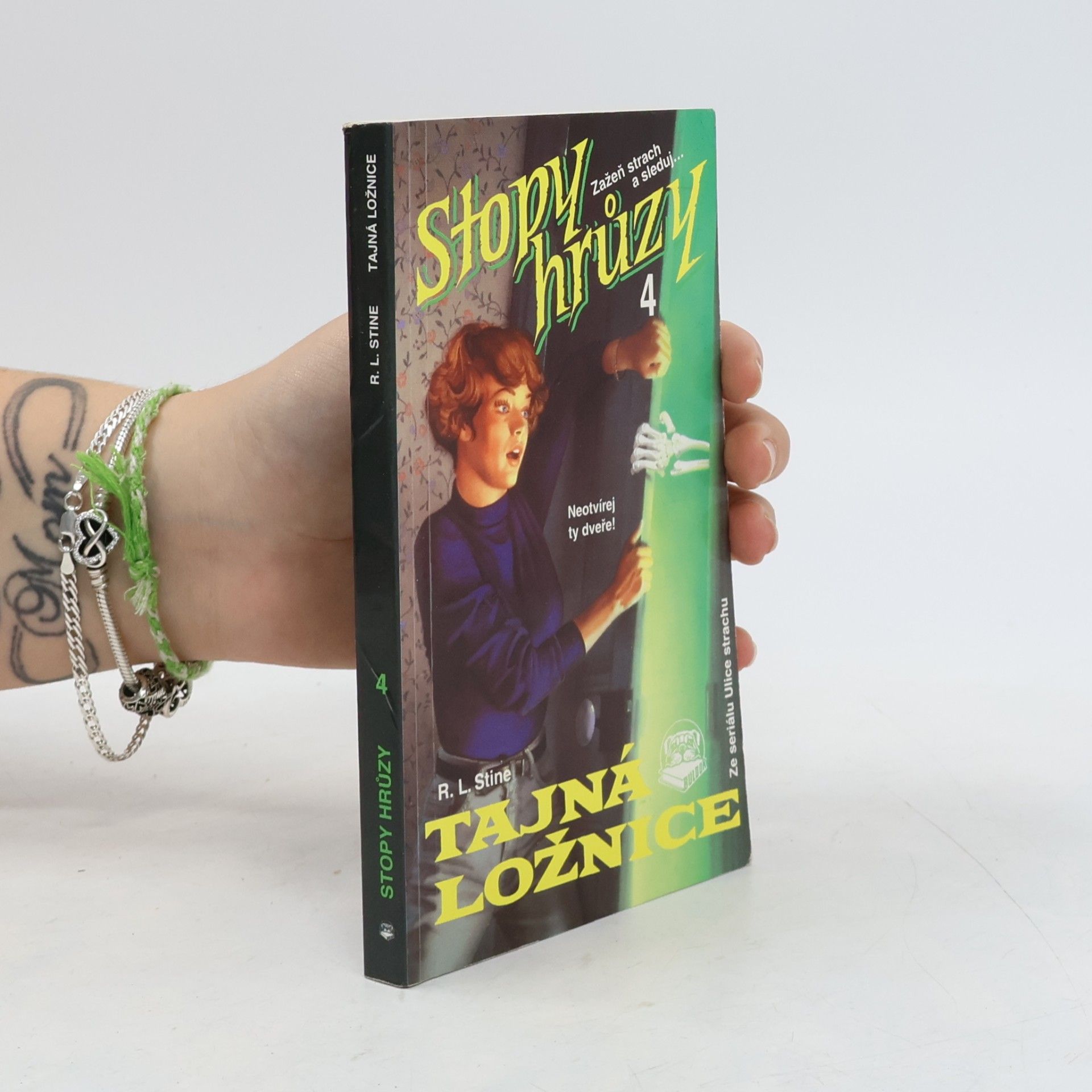 R. L. Stine Tajná ložnice. Stopy hrůzy 4.