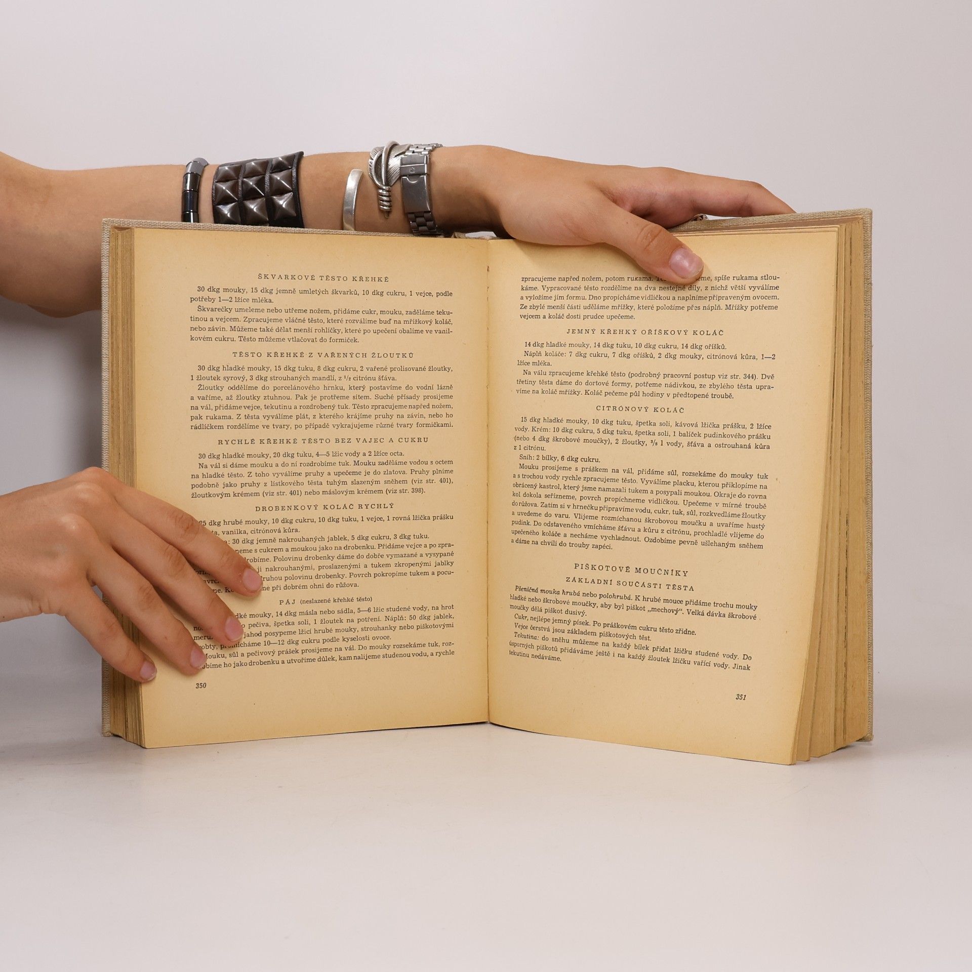 Various authors Vaříme zdravě, chutně a hospodárně