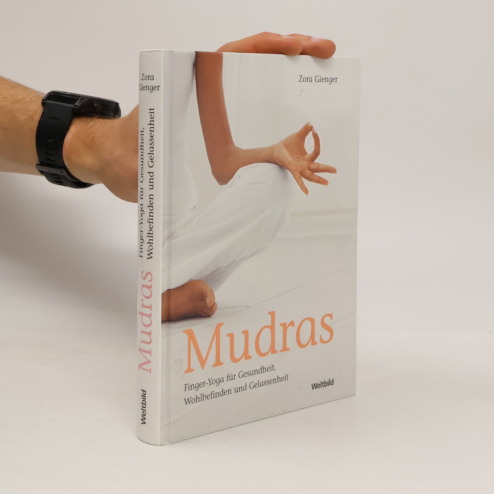 Zora Gienger Mudras