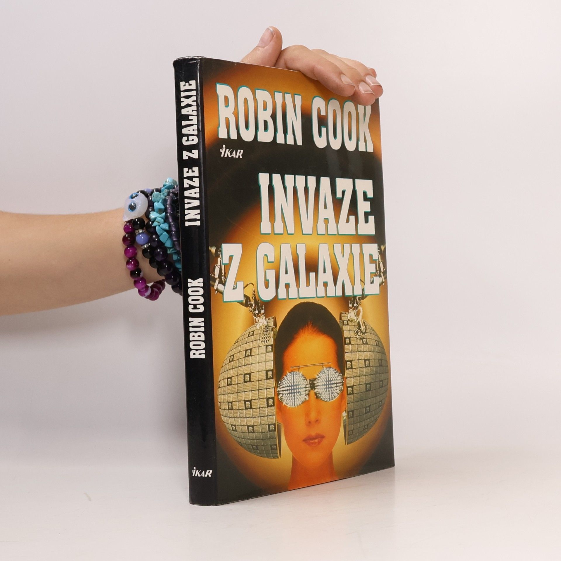 Robin Cook Invaze z galaxie