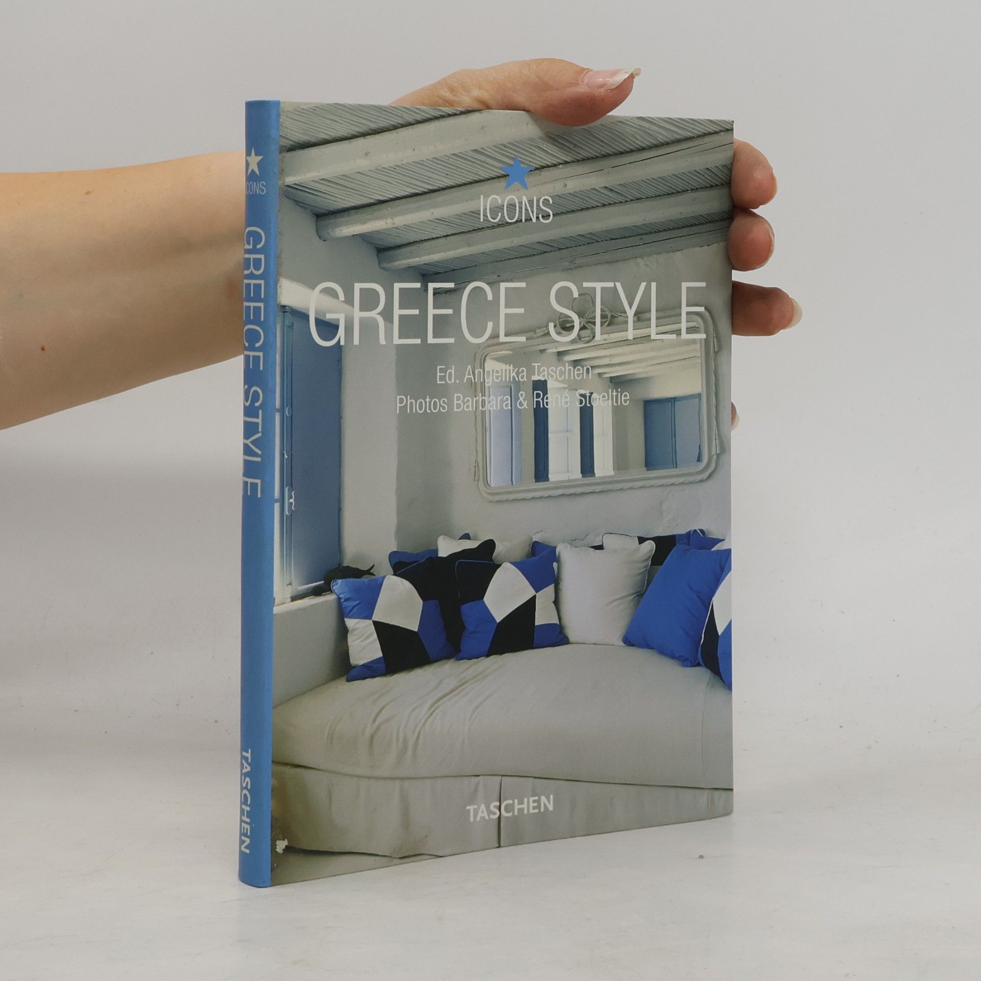 Barbara Stoeltie Greece style