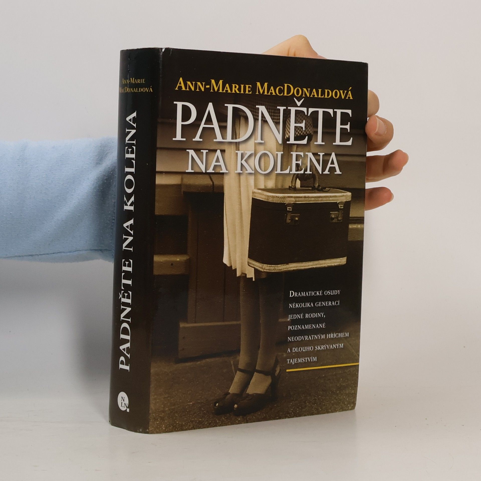 Ann-Marie MacDonald Padněte na kolena