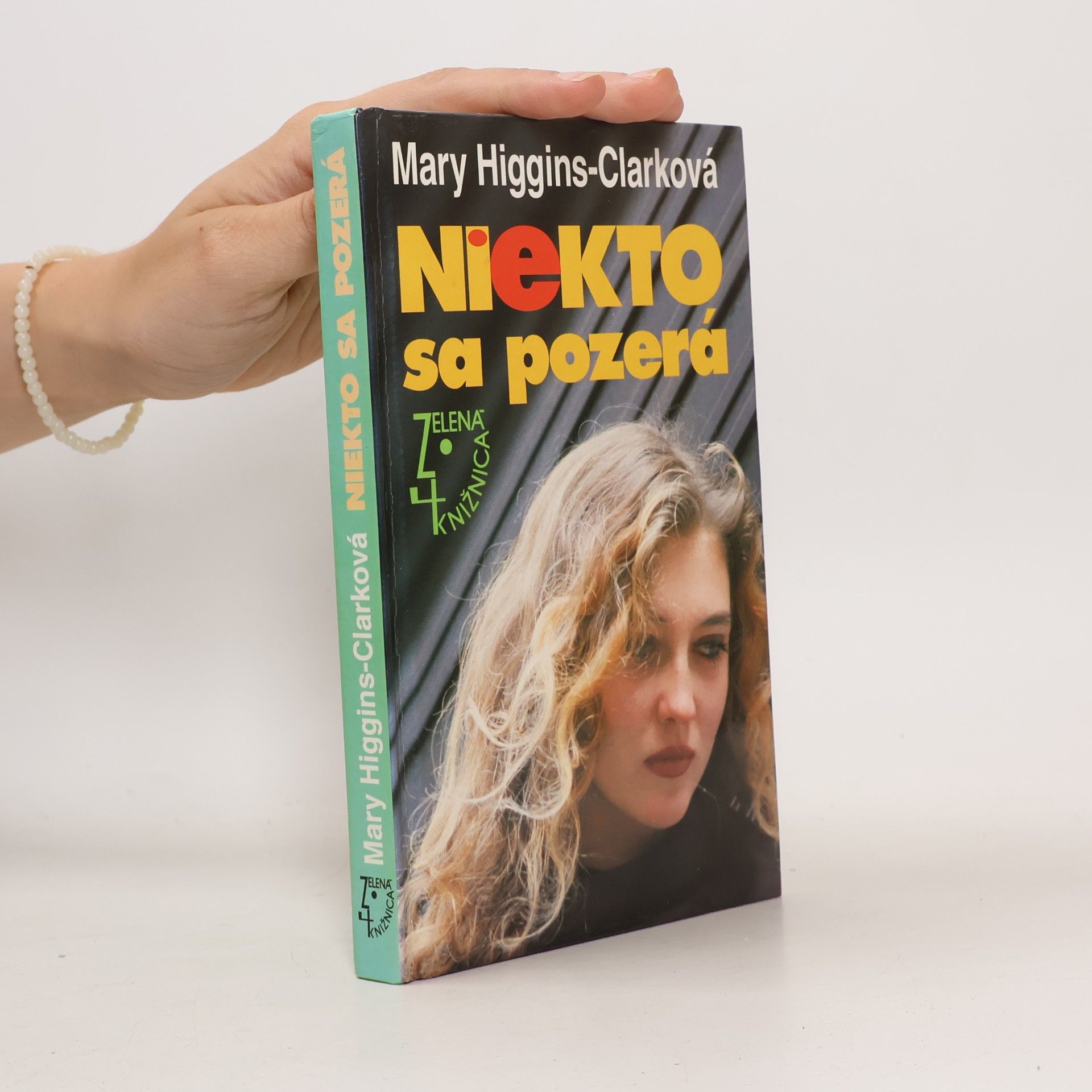 Mary Higgins Clark Niekto sa pozerá