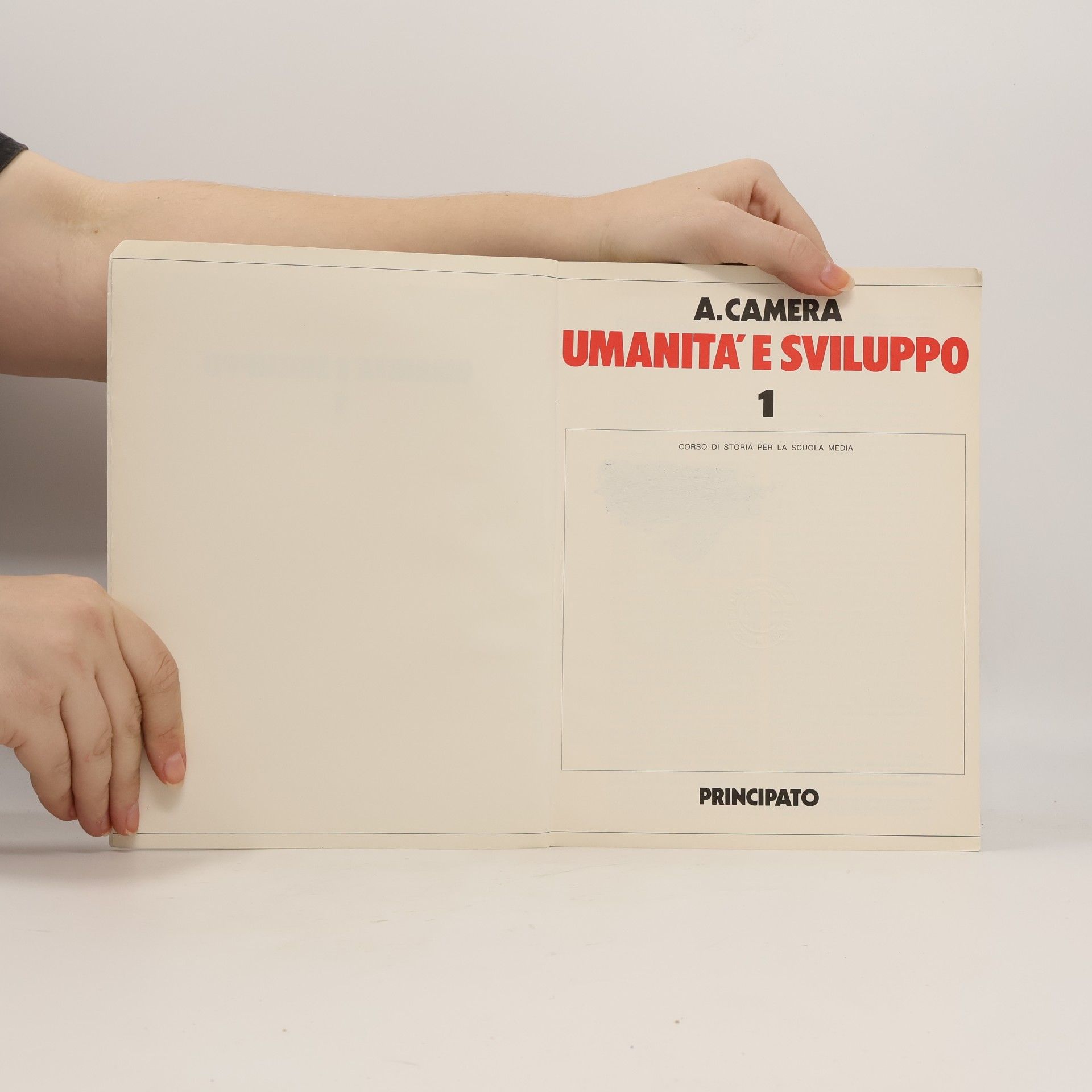 A. Camera Umanita'e sviluppo 1