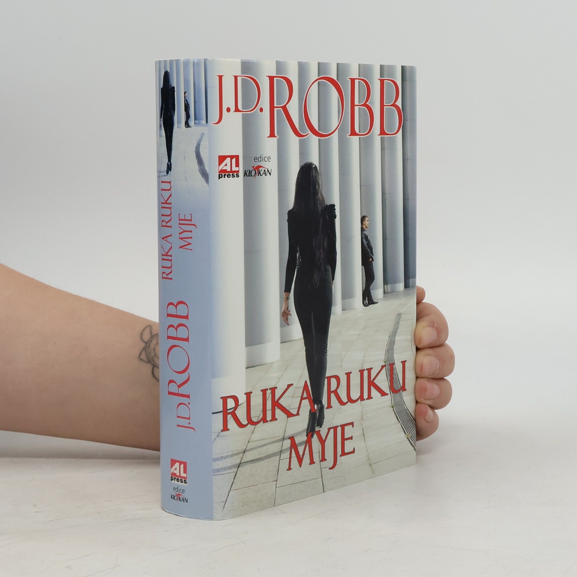 Nora Roberts Ruka ruku myje