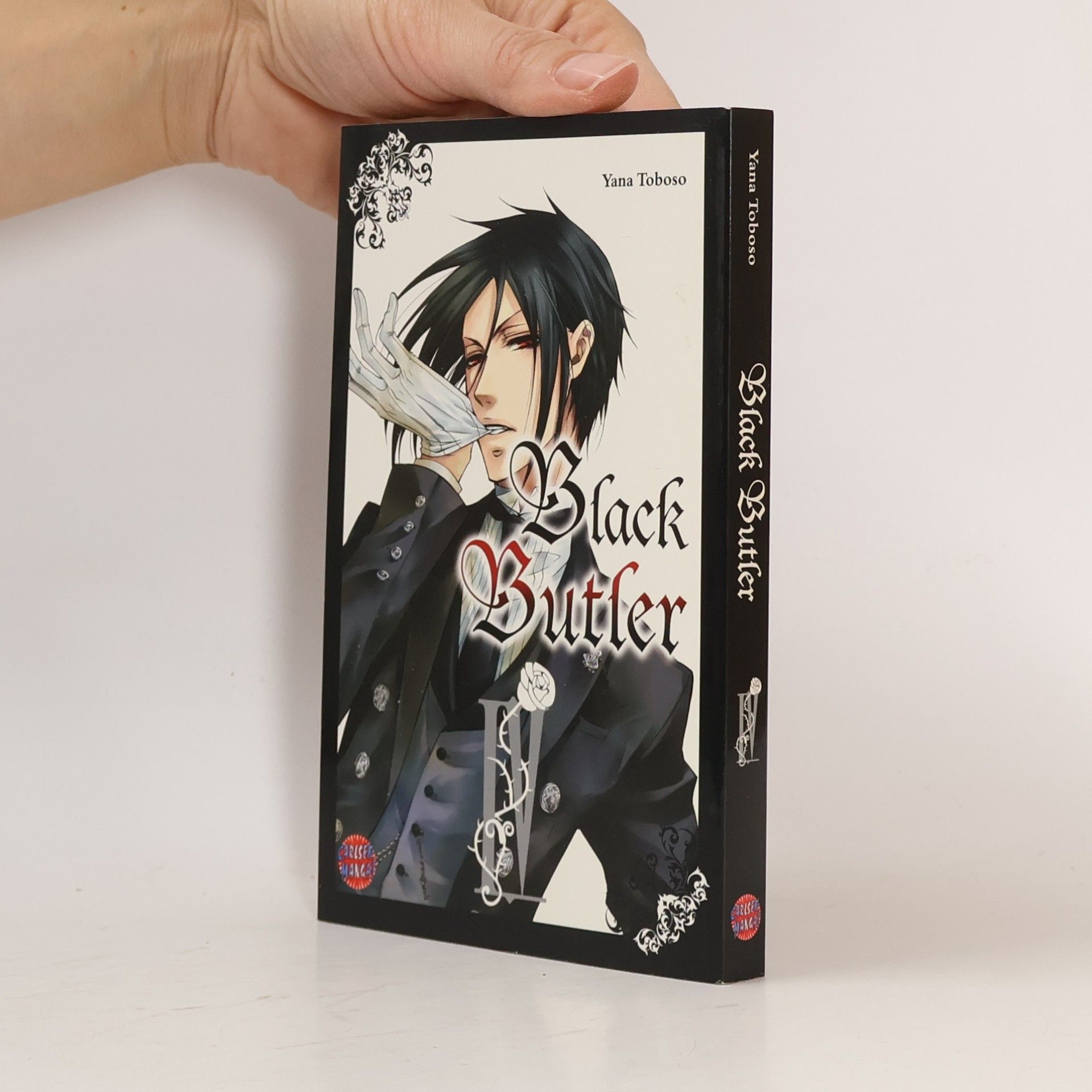 Yana Toboso Black butler 4