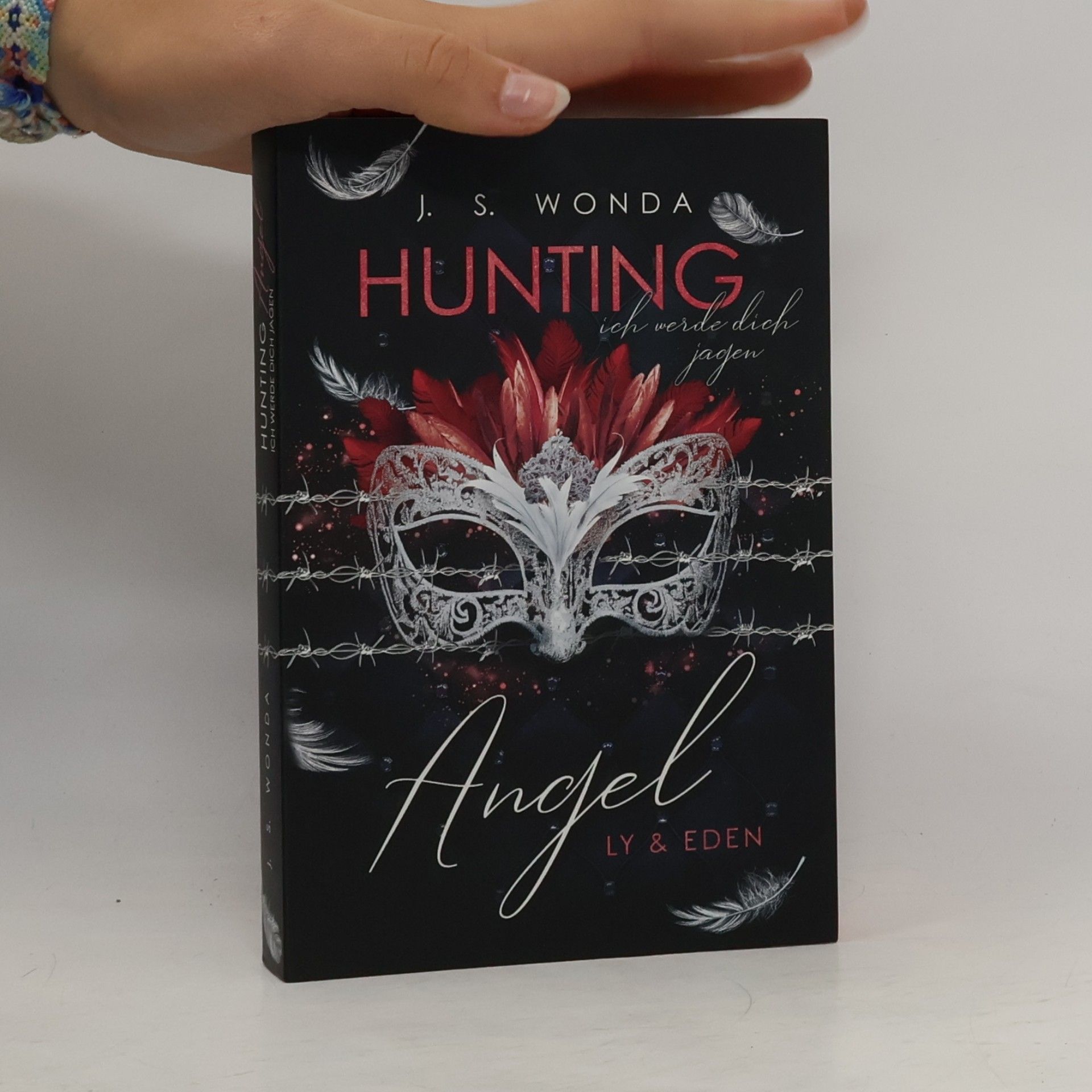 Jane S. Wonda Hunting Angel