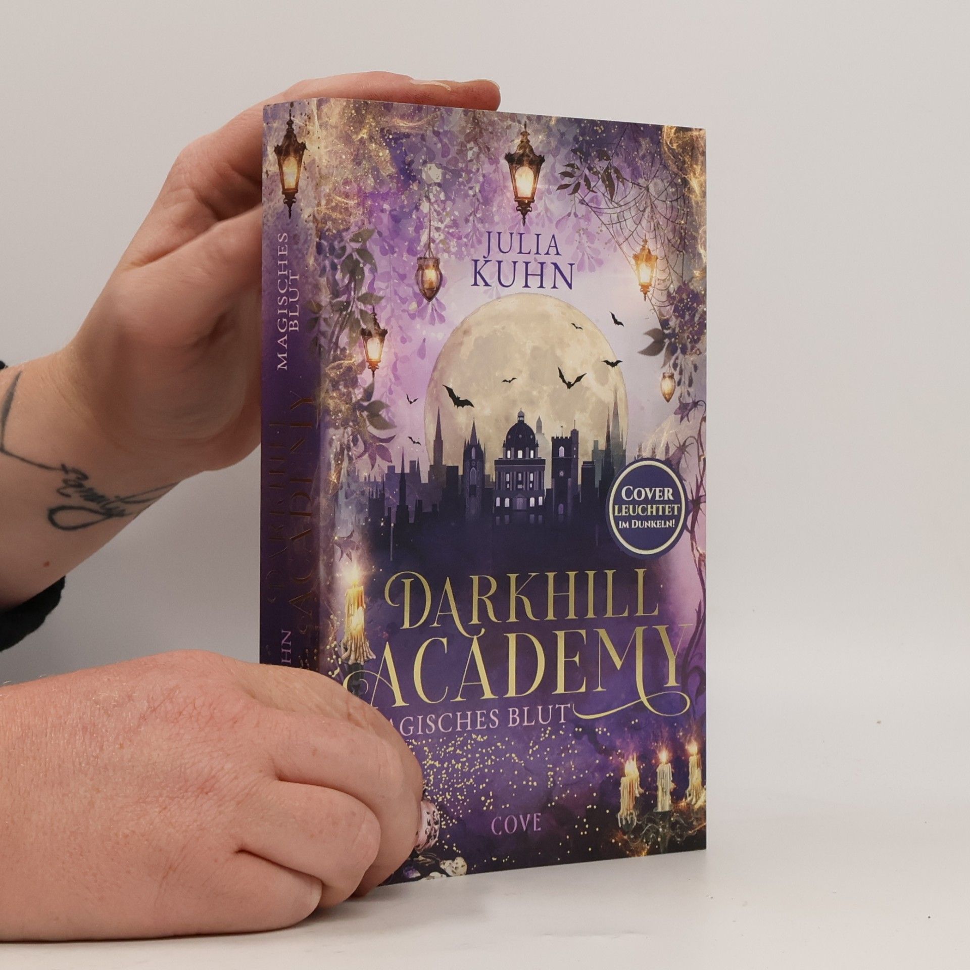 Julia Kuhn Darkhill Academy 1: Magisches Blut