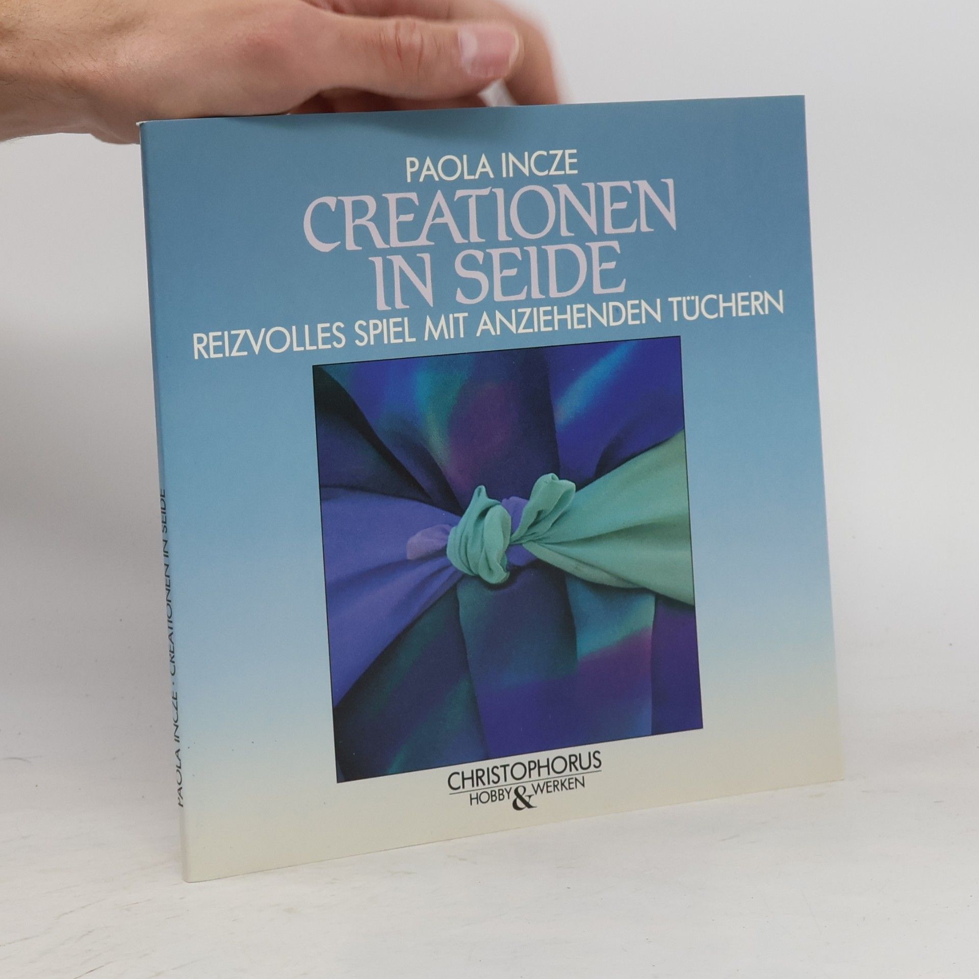 Paola Incze Creationen in Seide