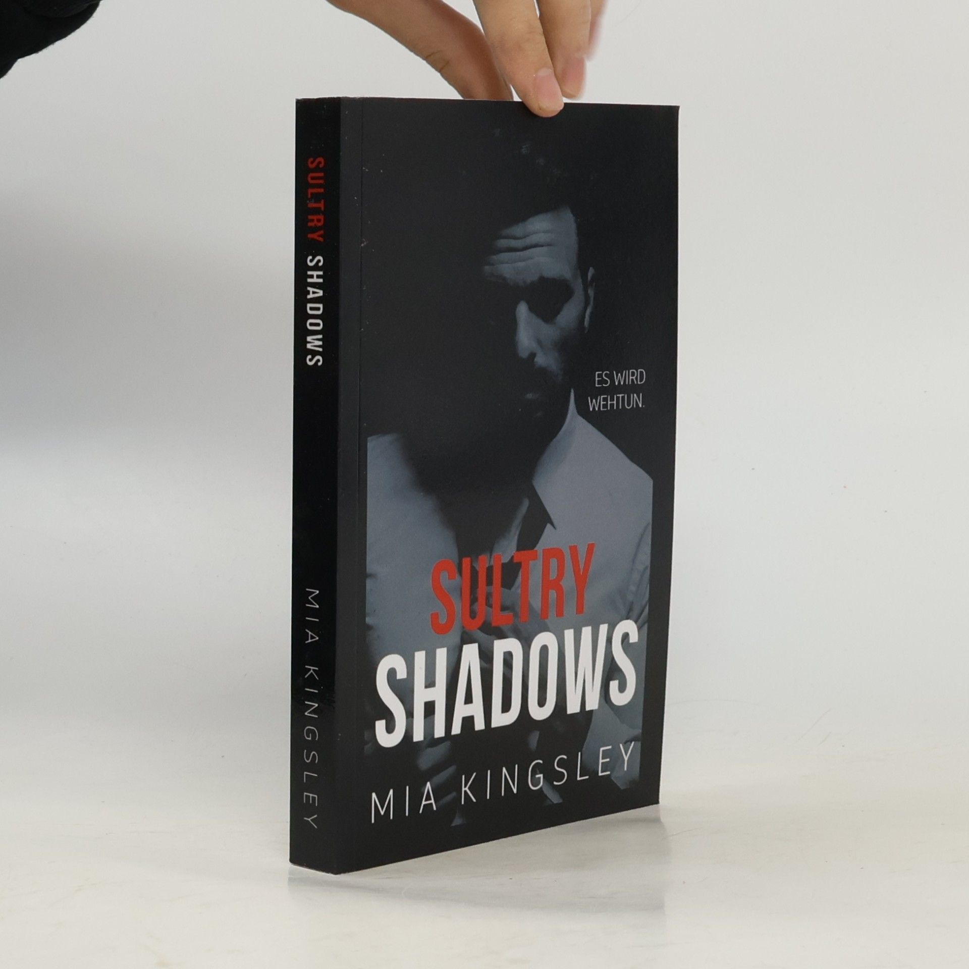 Mia Kingsley Sultry Shadows