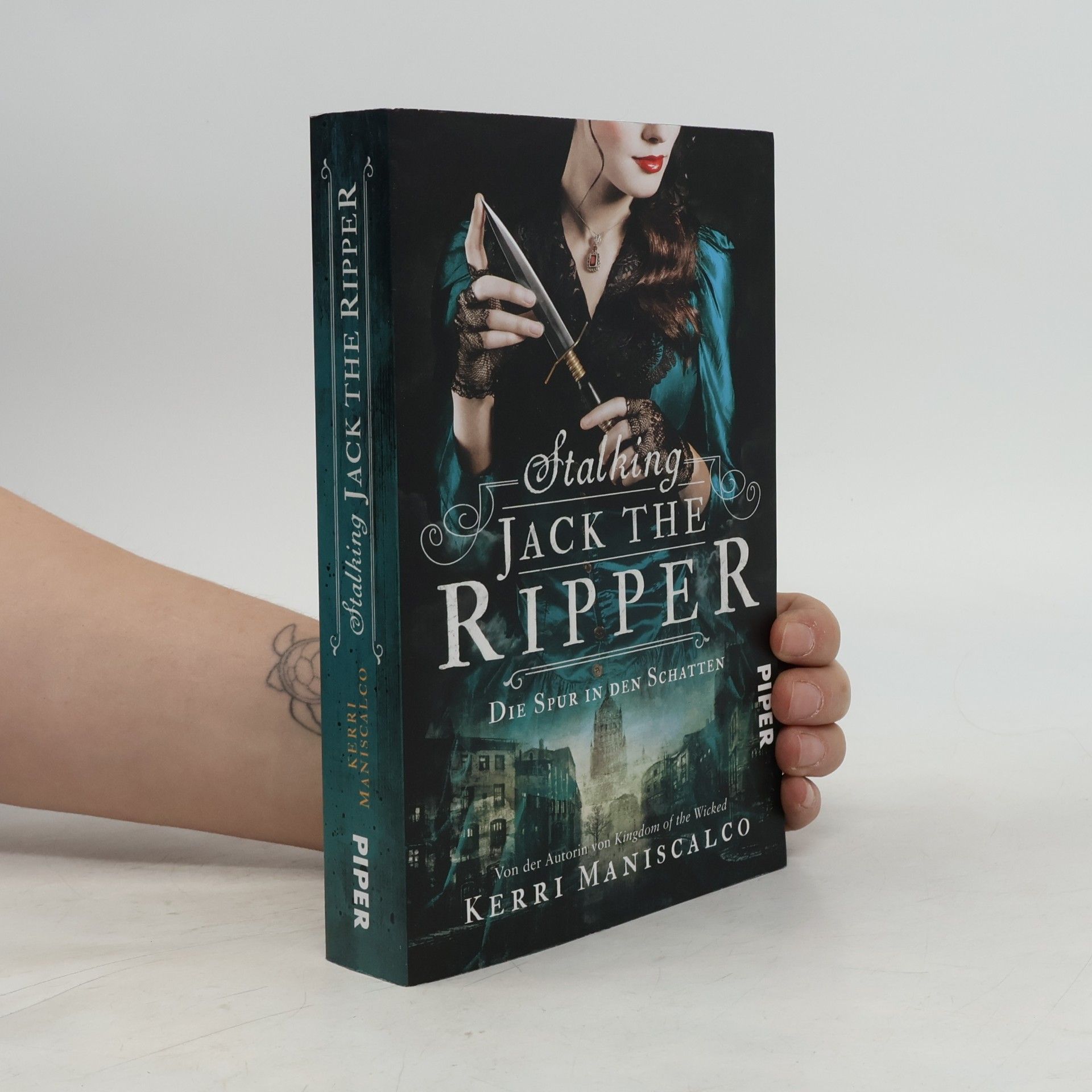 Kerri Maniscalco Stalking Jack the Ripper