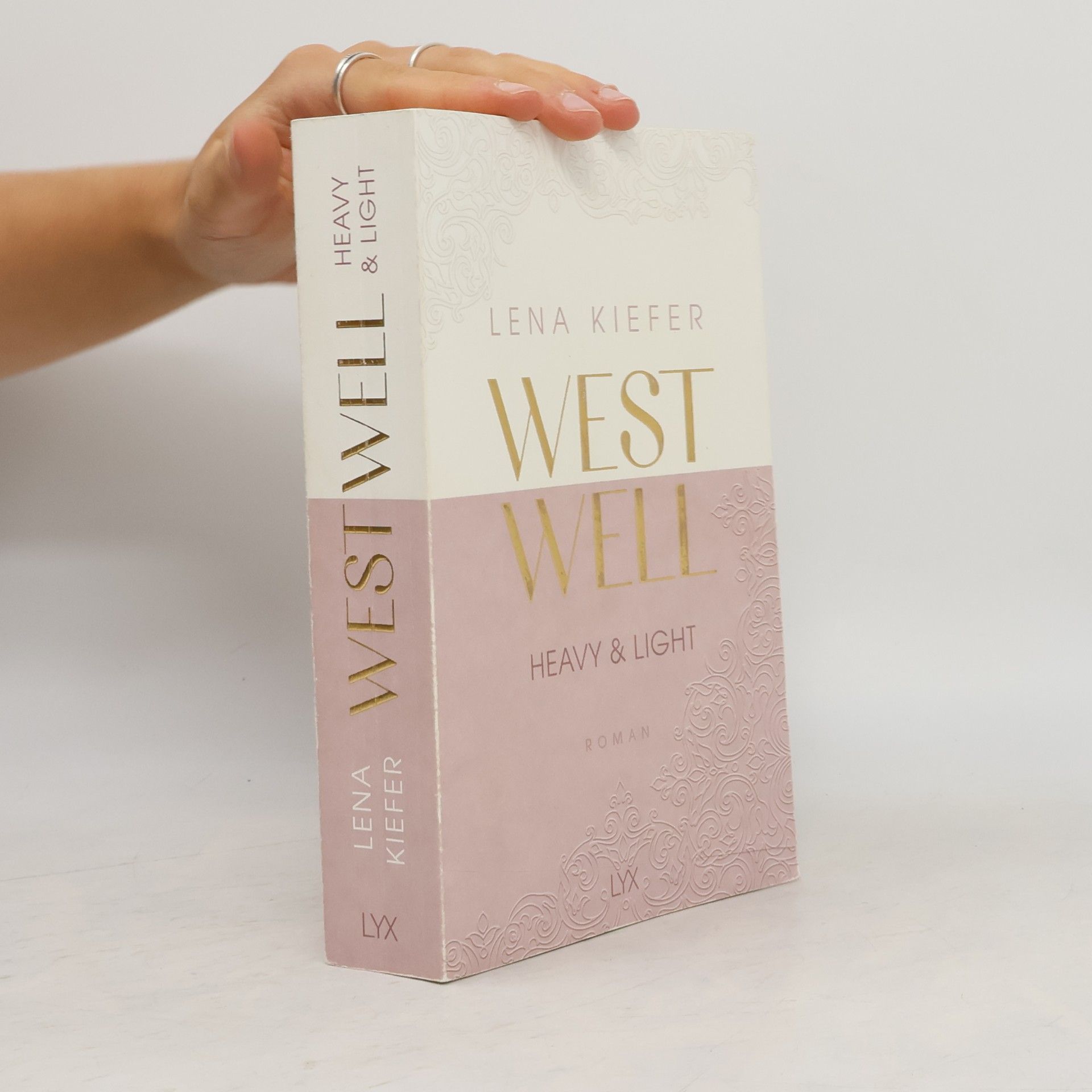 Lena Kiefer Westwell. Heavy & Light