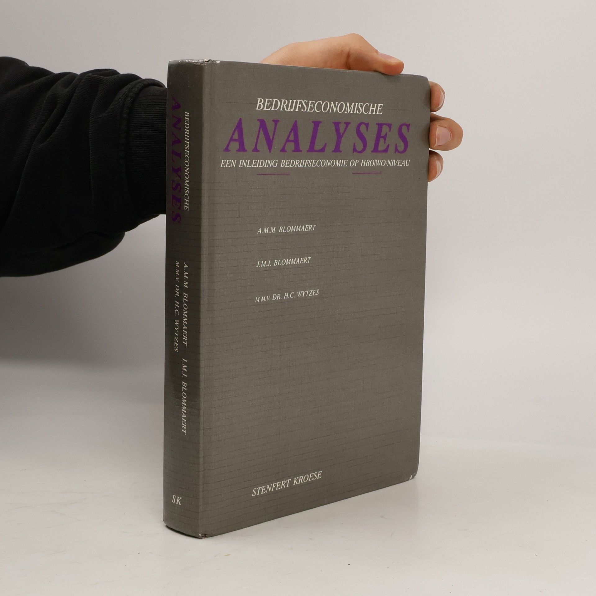 M.M.V. Dr. H.C. Wytzees Bedrijfseconomische Analyses