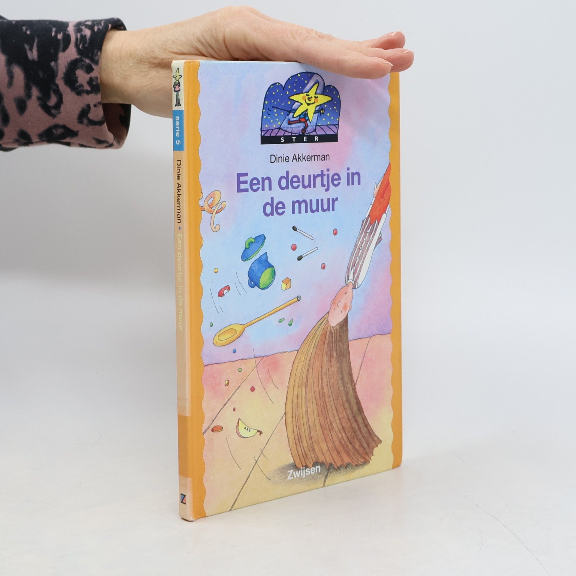 Dinie Akkerman Ster Serie 5 - 1: Een deurtje in de muur