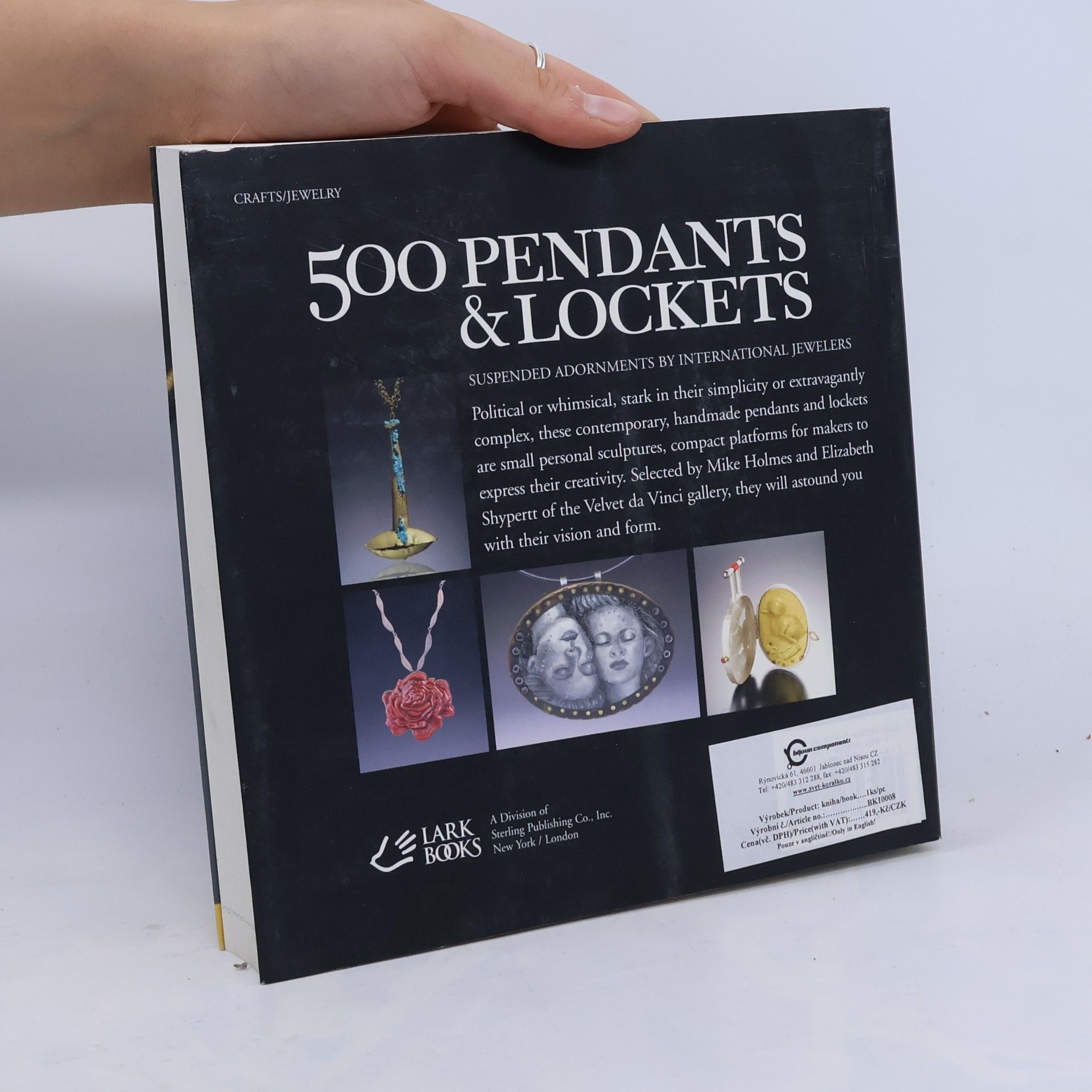Marthe Le Van 500 Series: 500 Pendants and Lockets