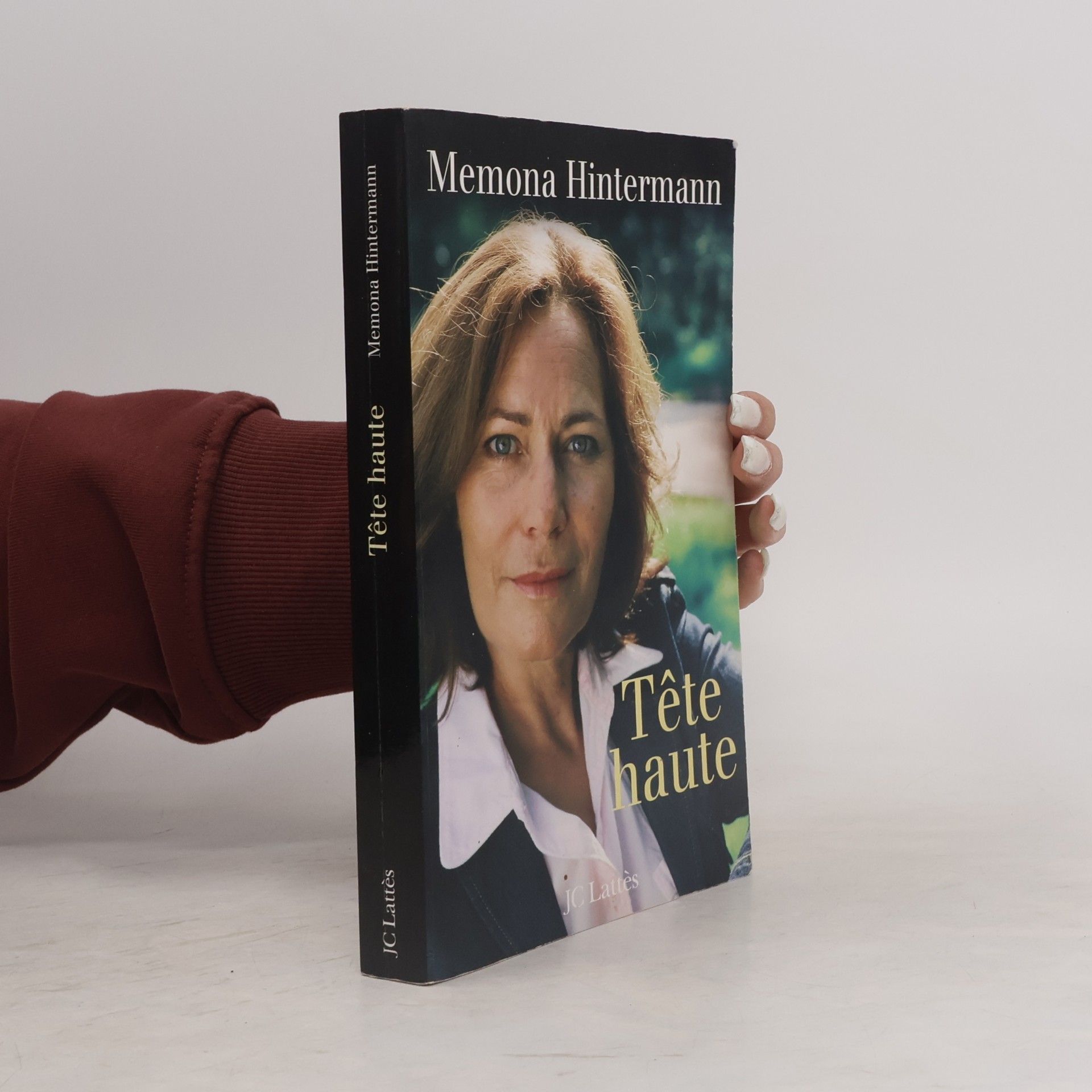 Mémona Hintermann Tête haute