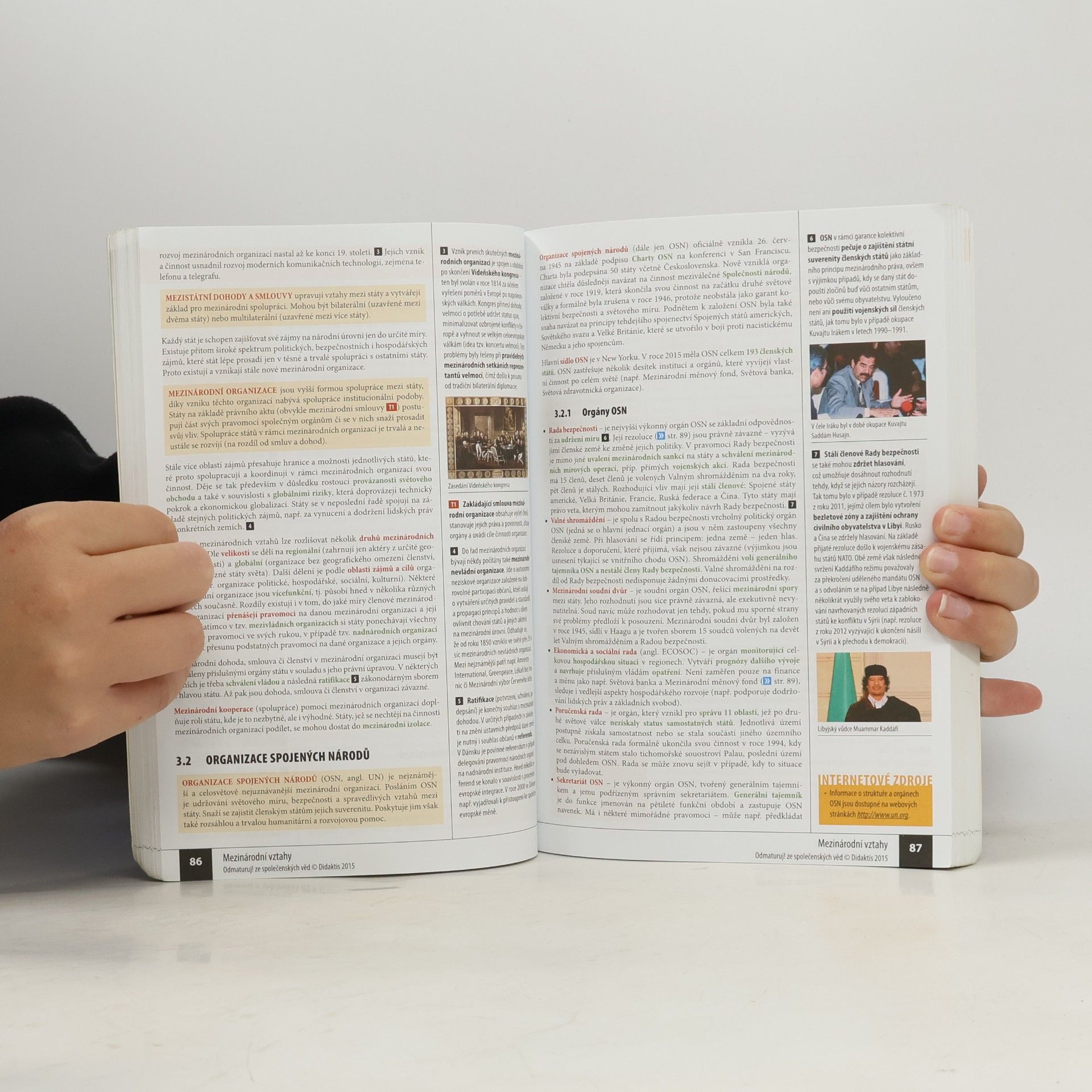 Autorenkollektiv Odmaturuj! ze společenských věd