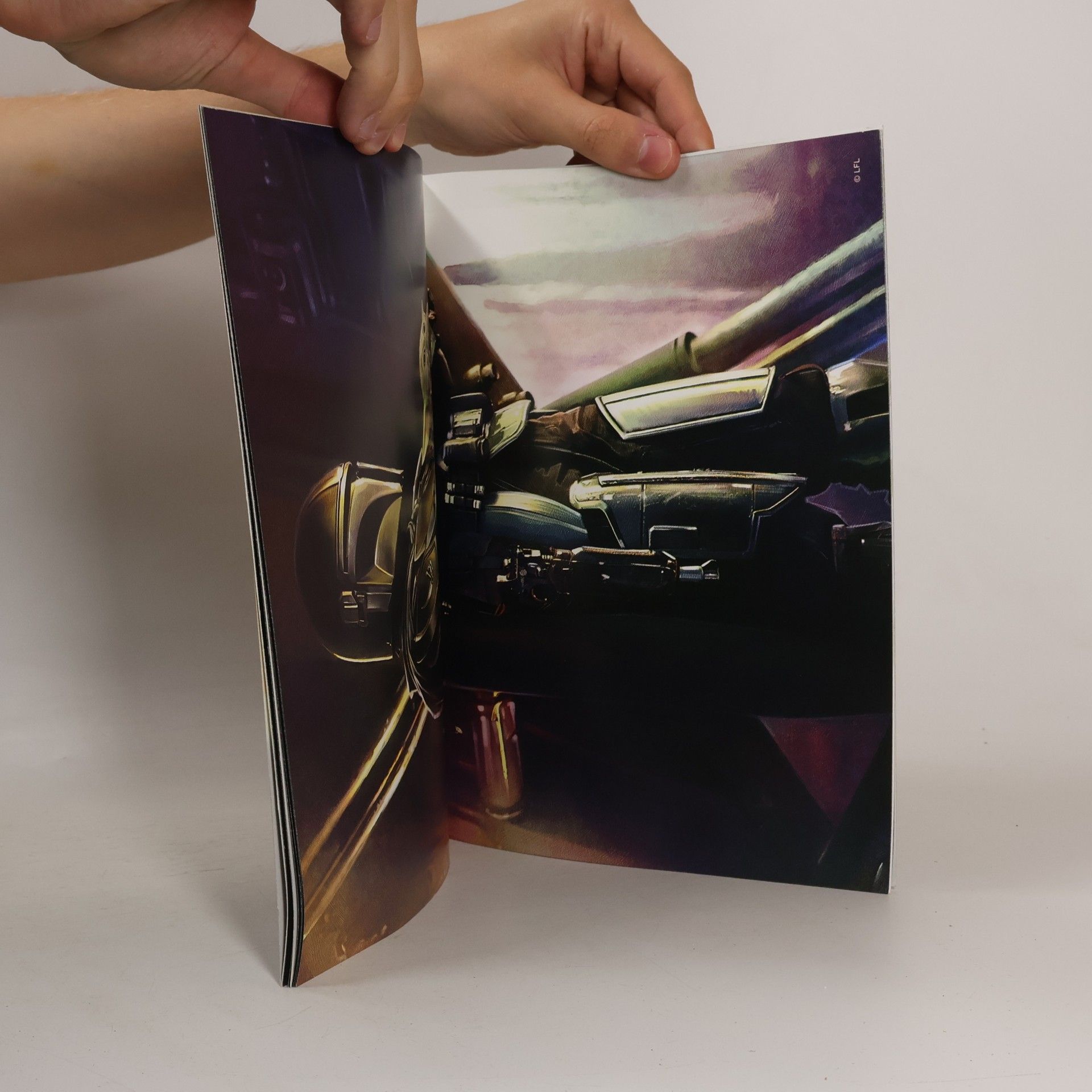 Disney–Lucasfilm Press Star Wars: The Mandalorian Season 2 Poster Book