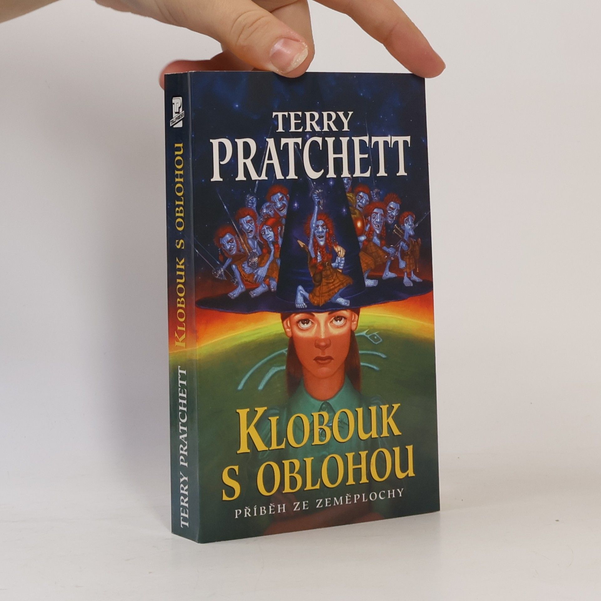 Terry Pratchett Klobouk s oblohou