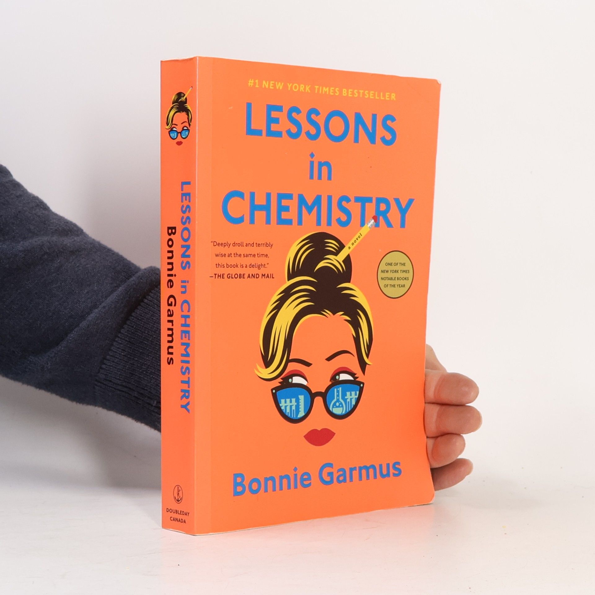 Bonnie Garmus Lessons in Chemistry