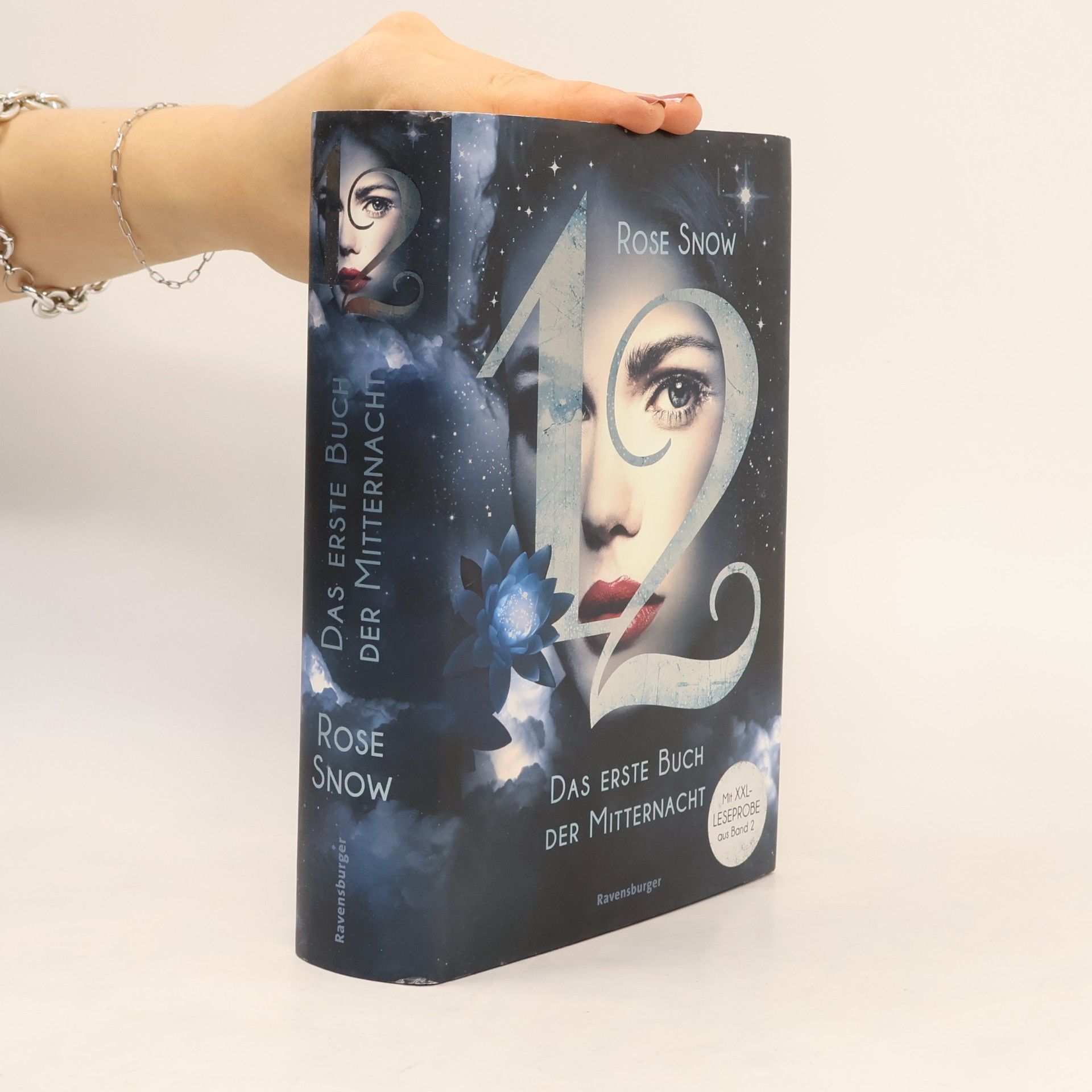 Snow Rose 12 - Das erste Buch der Mitternacht