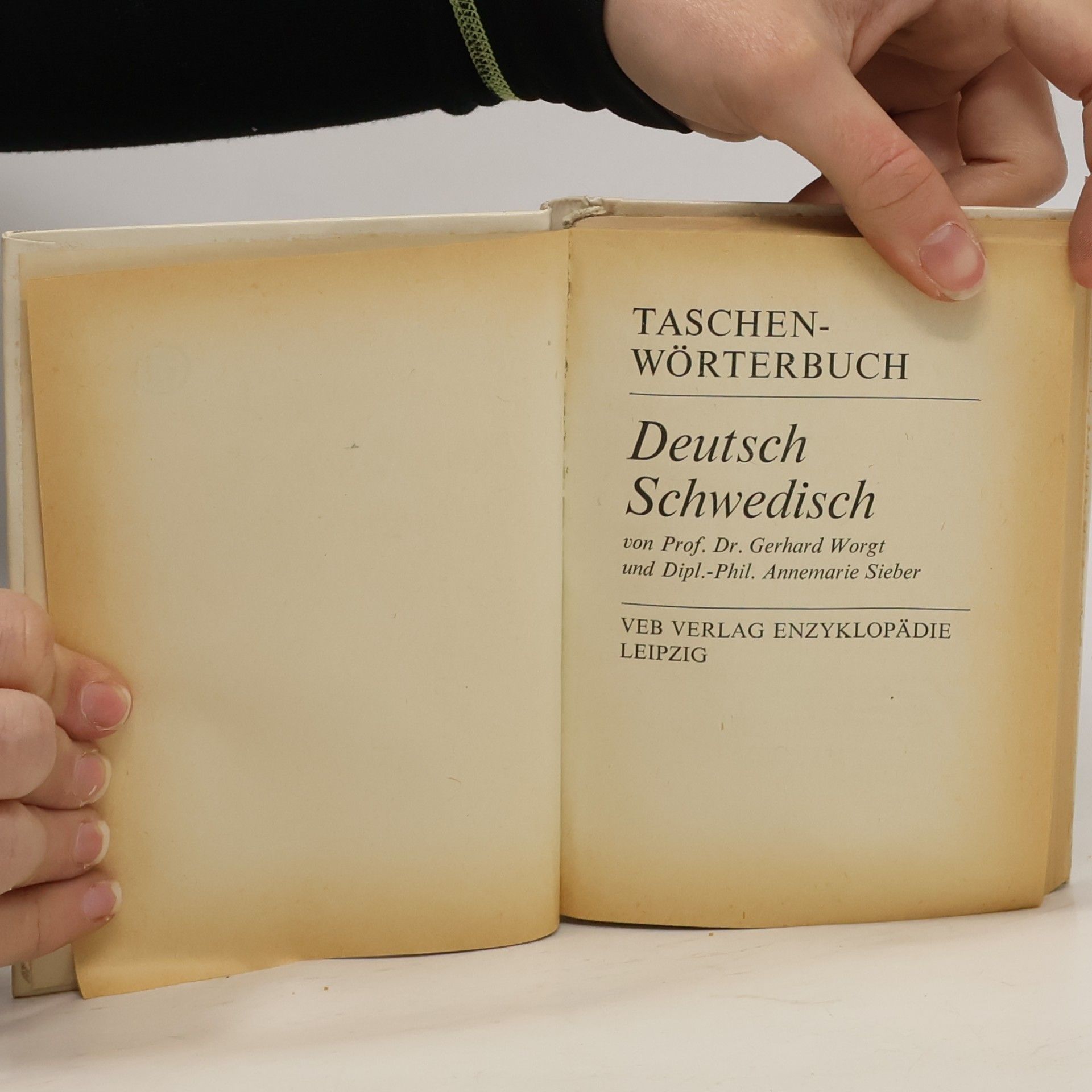 Gerhard Worgt Taschenwörterbuch. Deutsch-Schwedisch