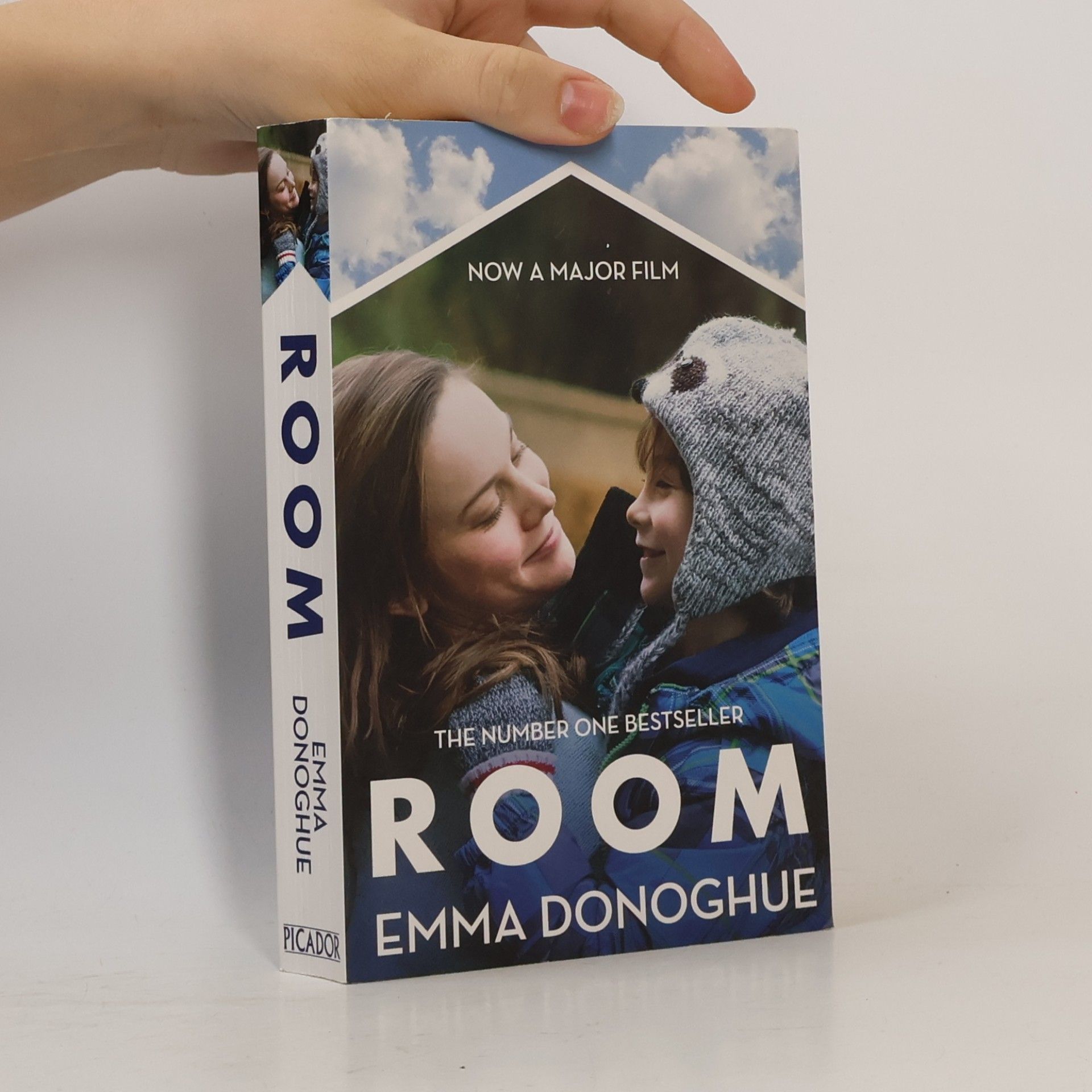 Emma Donoghue Room