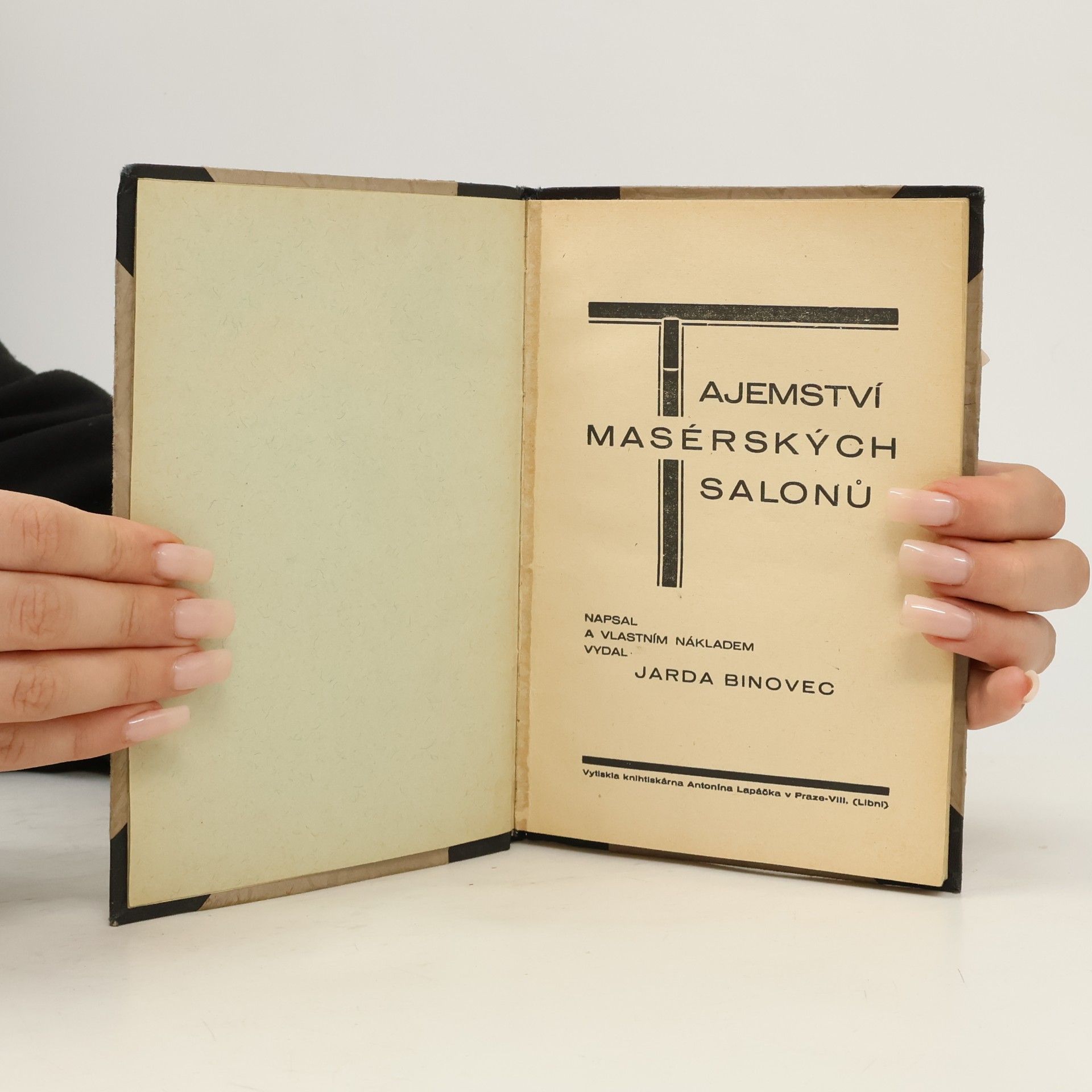 Jarda Binovec Tajemství masérských salonů