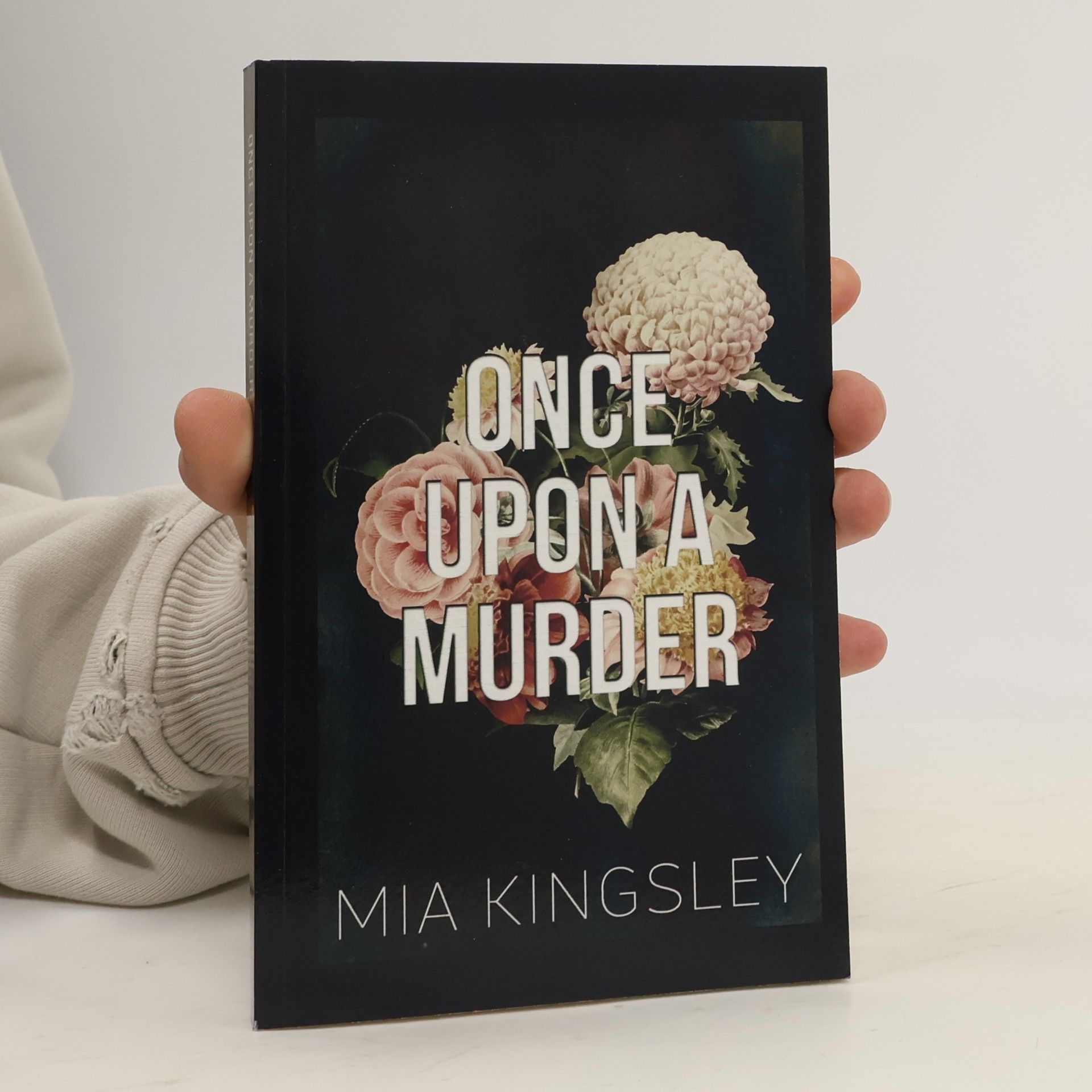 Mia Kingsley Once upon a murder