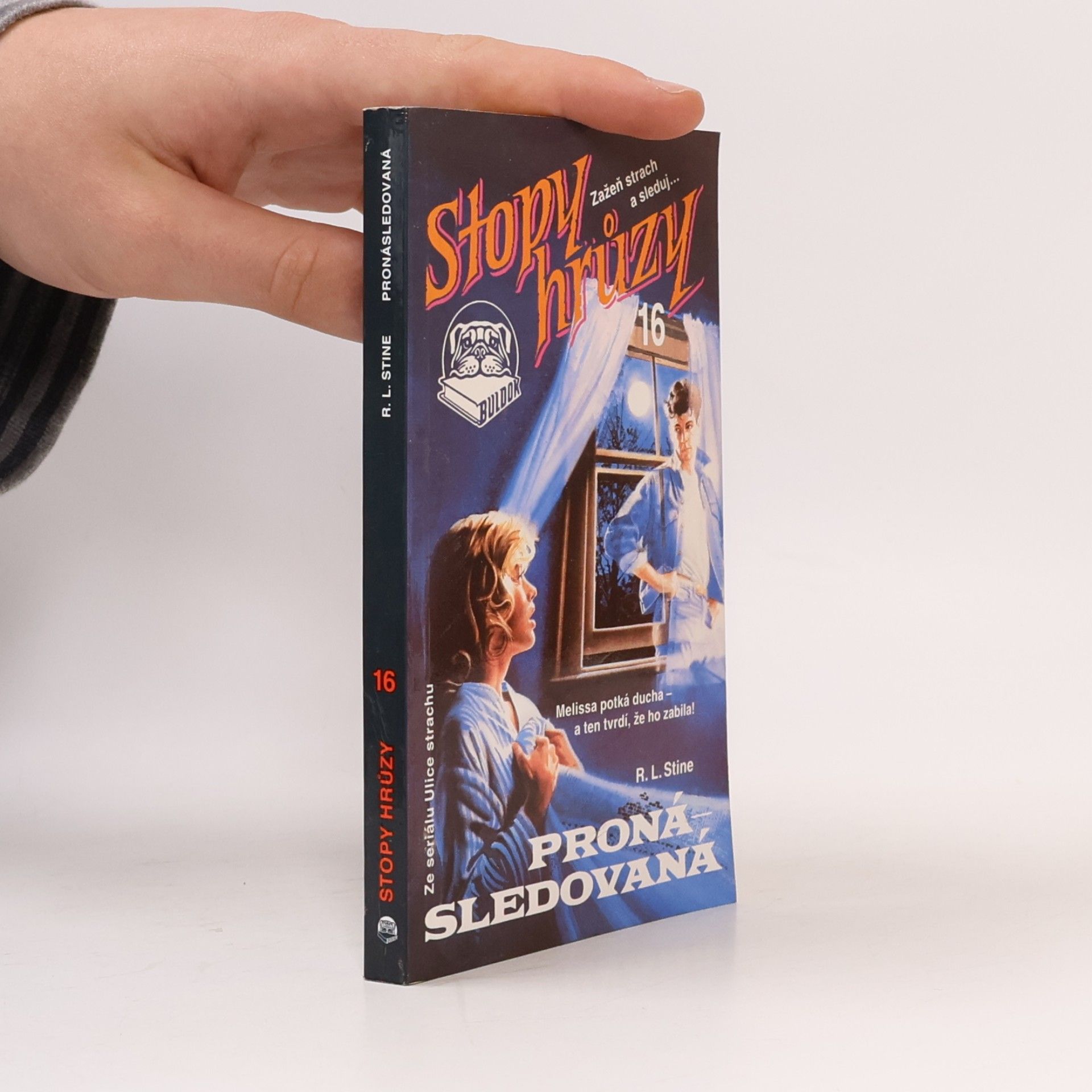 R. L. Stine Pronásledovaná. Stopy hrůzy 16