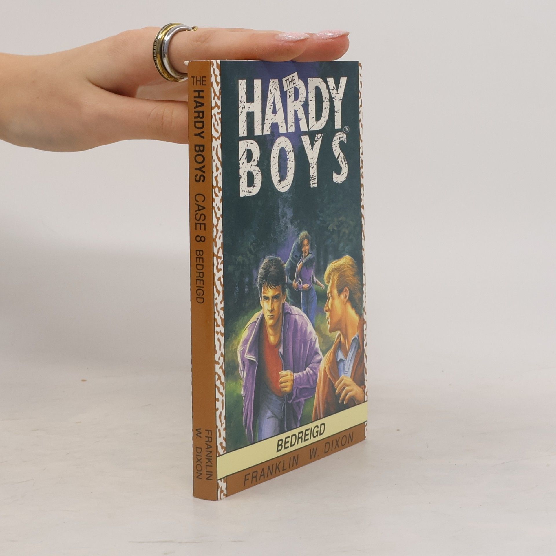 kolektiv HARDY BOYS. BEDREIGD