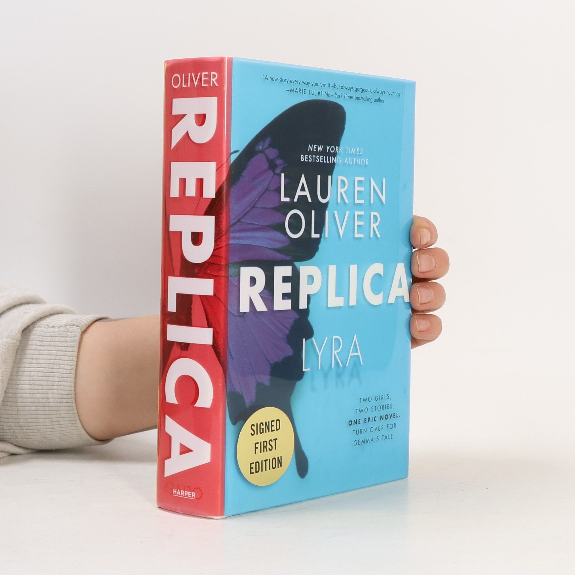 Lauren Oliver Replica