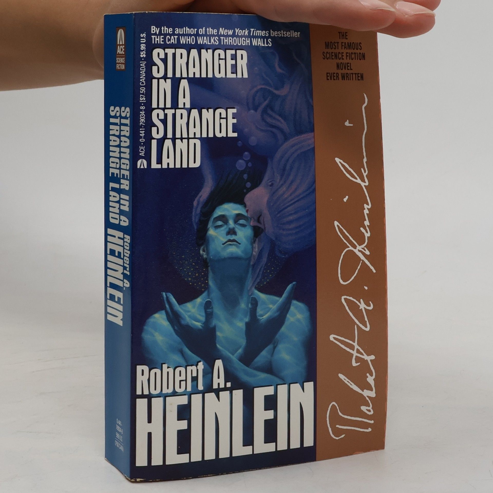Robert A. Heinlein Stranger in a strange land