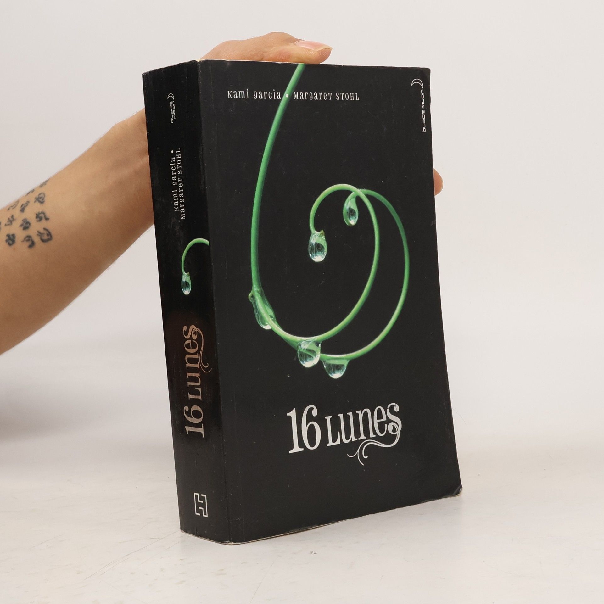 Kami Garcia 16 Lunes 1.