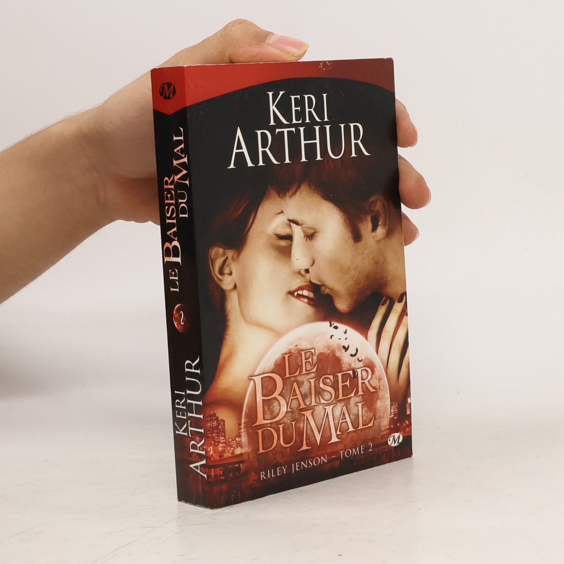 Keri Arthur Riley Jenson - 2: Le baiser du mal