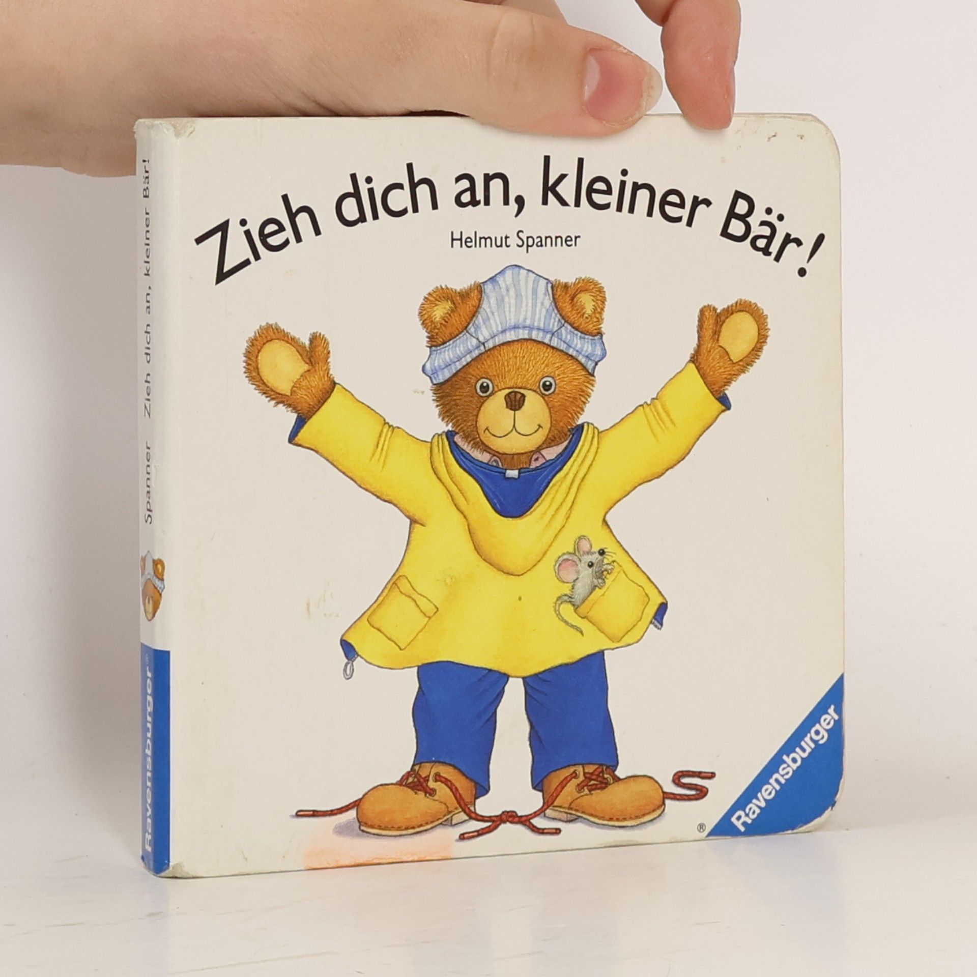 Zieh dich an, kleiner Bär