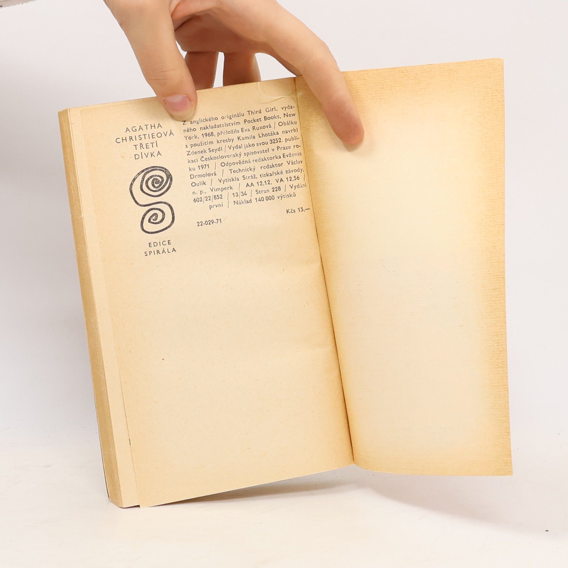 Agatha Christie Třetí dívka