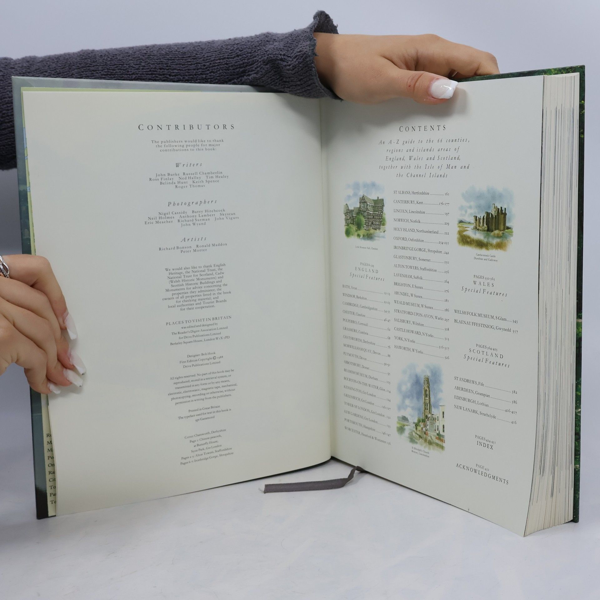 Various authors Places to Visit in Britain
