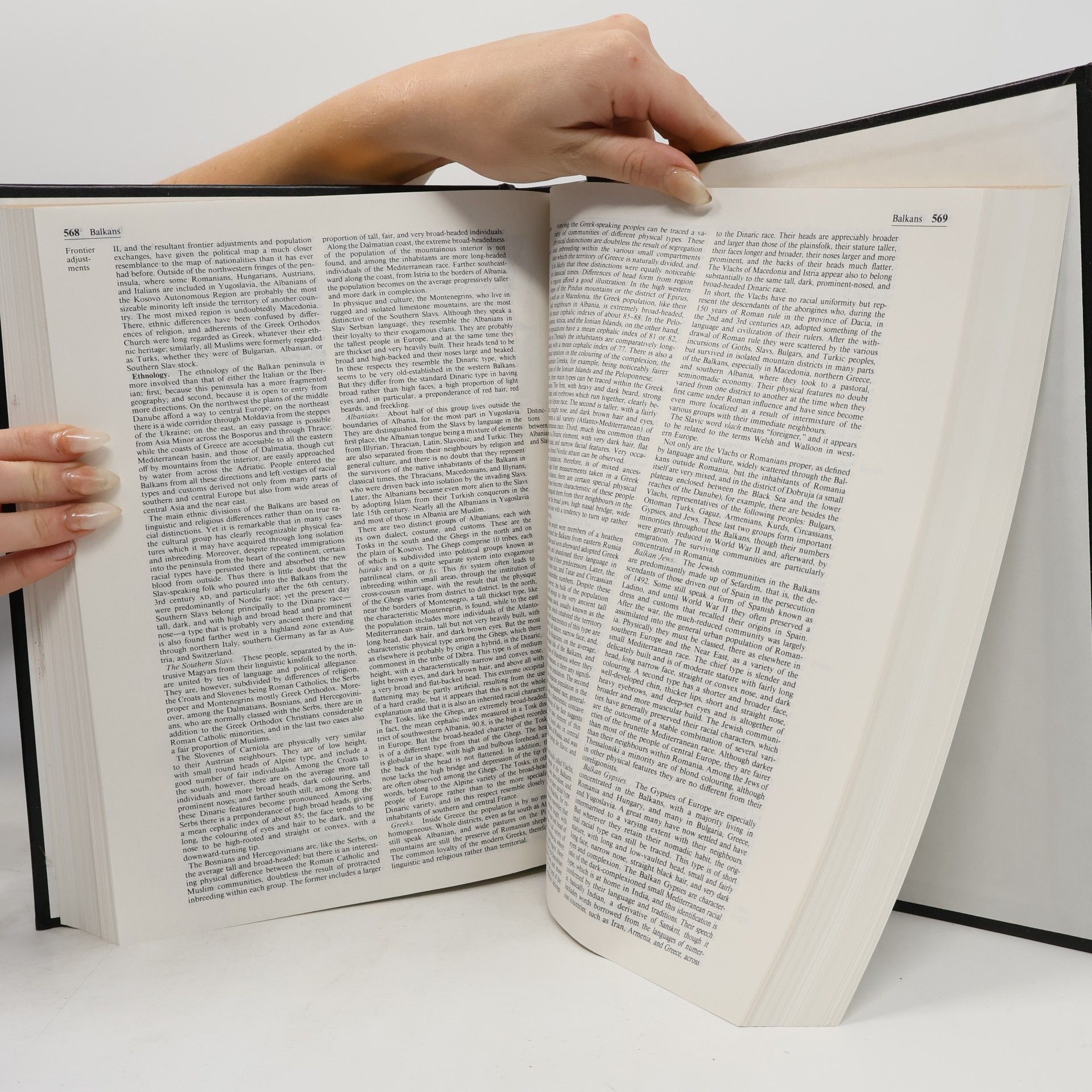 Various authors The New Encyclopaedia Britannica 14