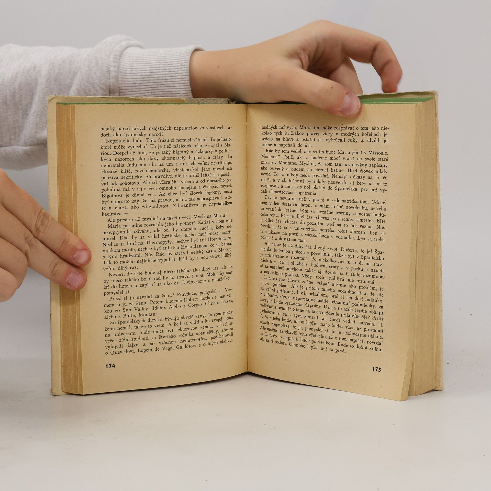 Ernest Hemingway Komu zvonia do hrobu