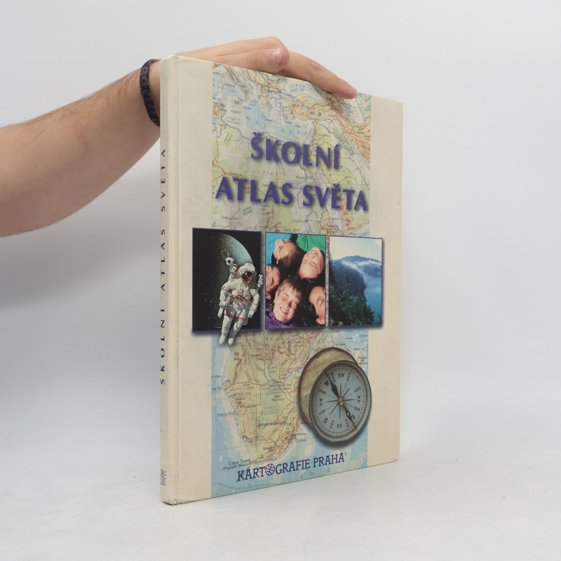 Věra Dobrovolná Školní atlas světa
