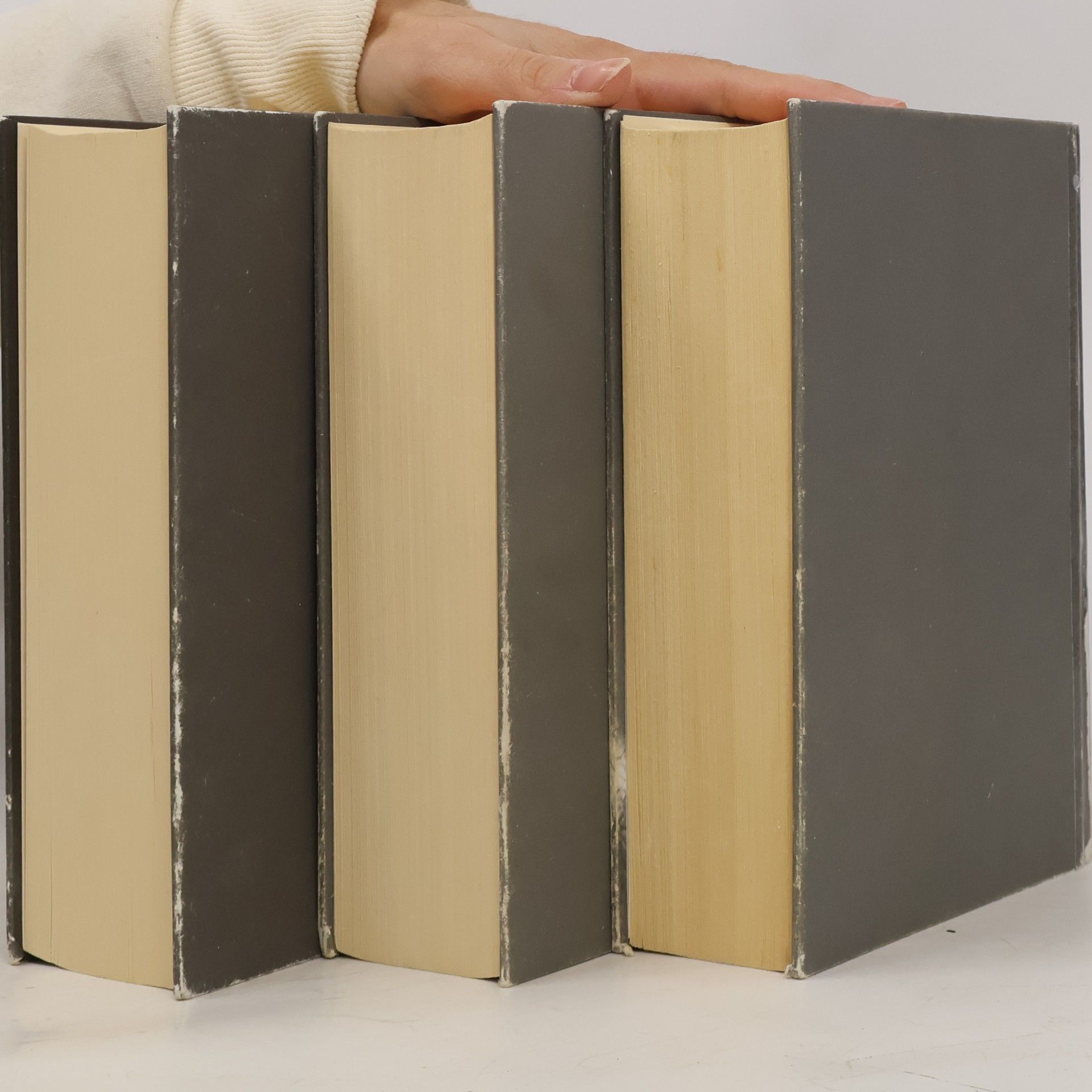 E. L. James Padesát odstínů šedi 1-3