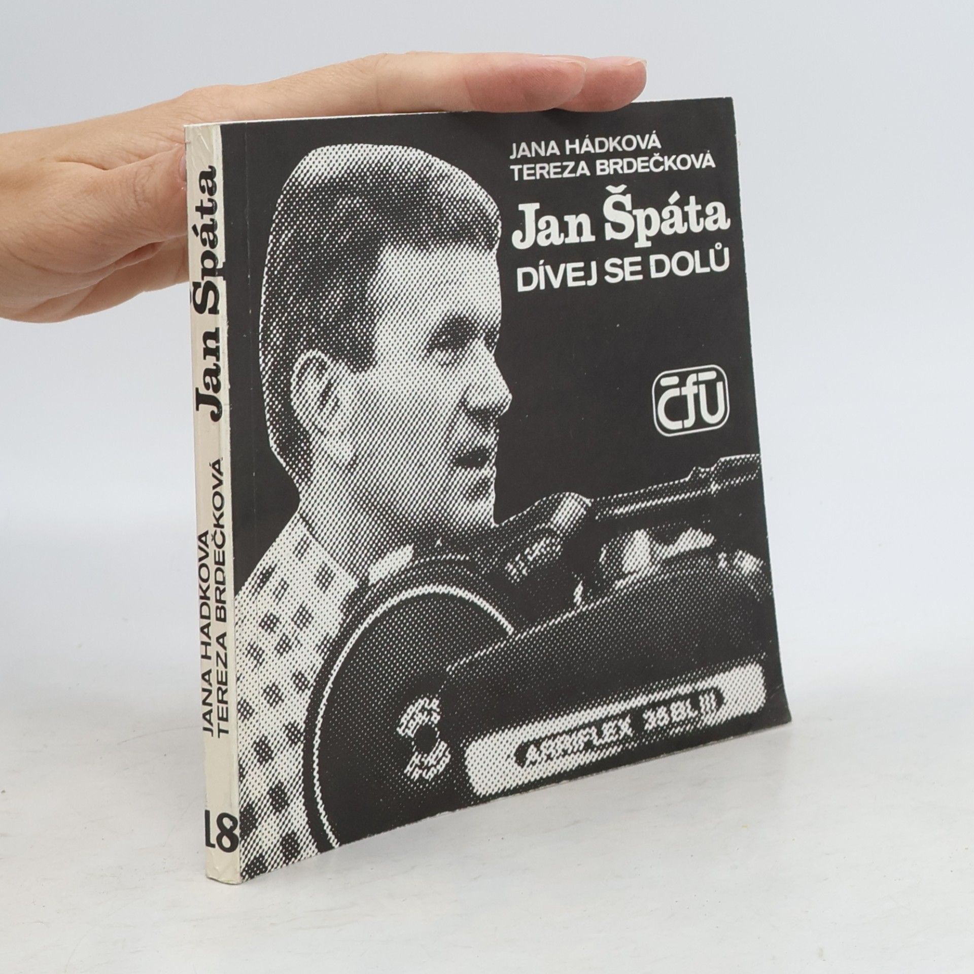 Jana Hádková Jan Špáta. Dívej se dolů