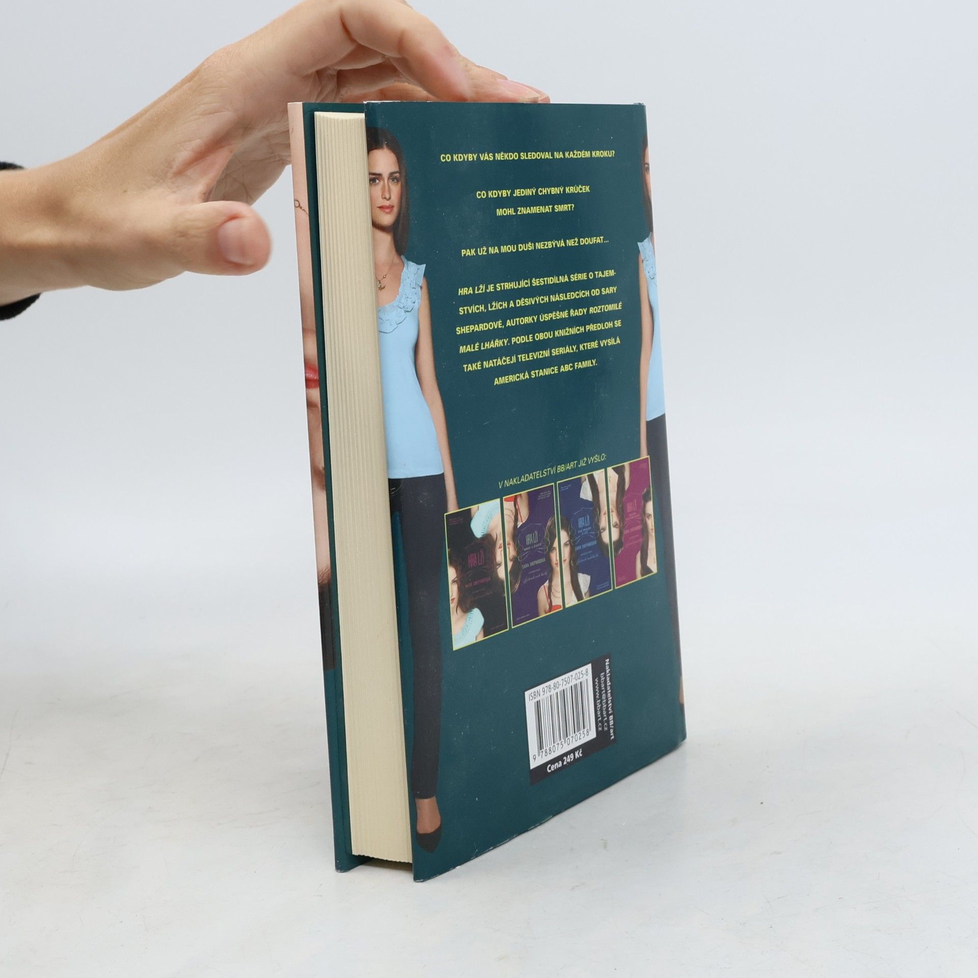 Sara Shepard Hra lží. Na mou duši
