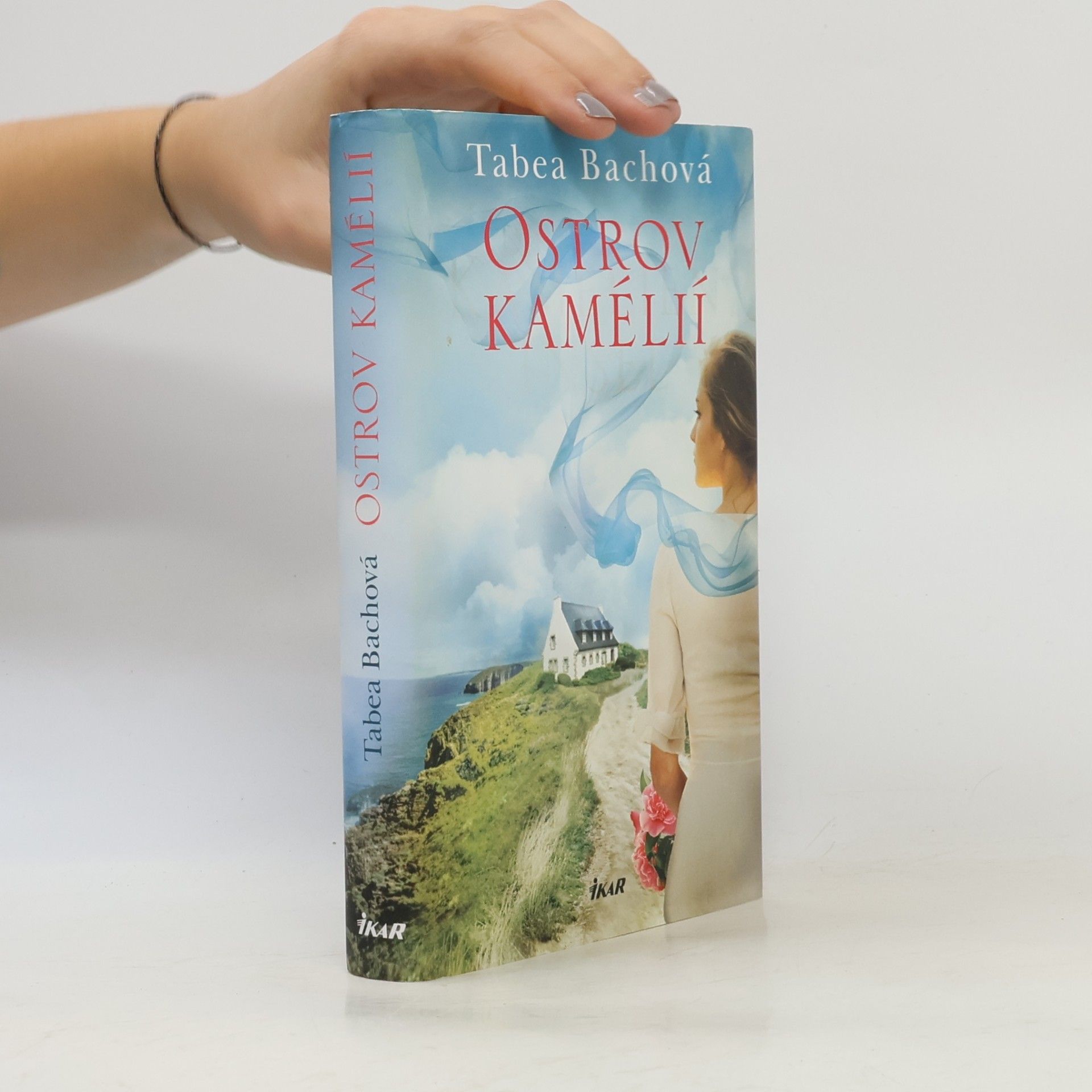 Tabea Bach Ostrov kamélií