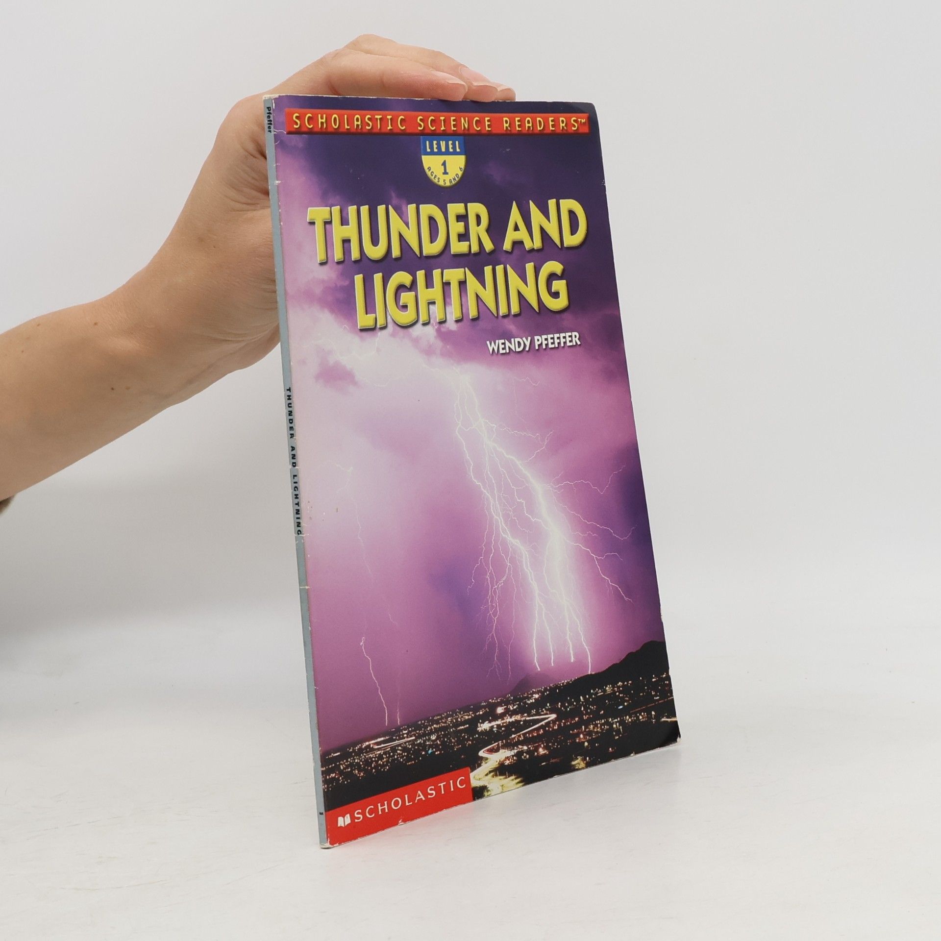 Scholastic Science Readers - 1: Thunder and Lightning