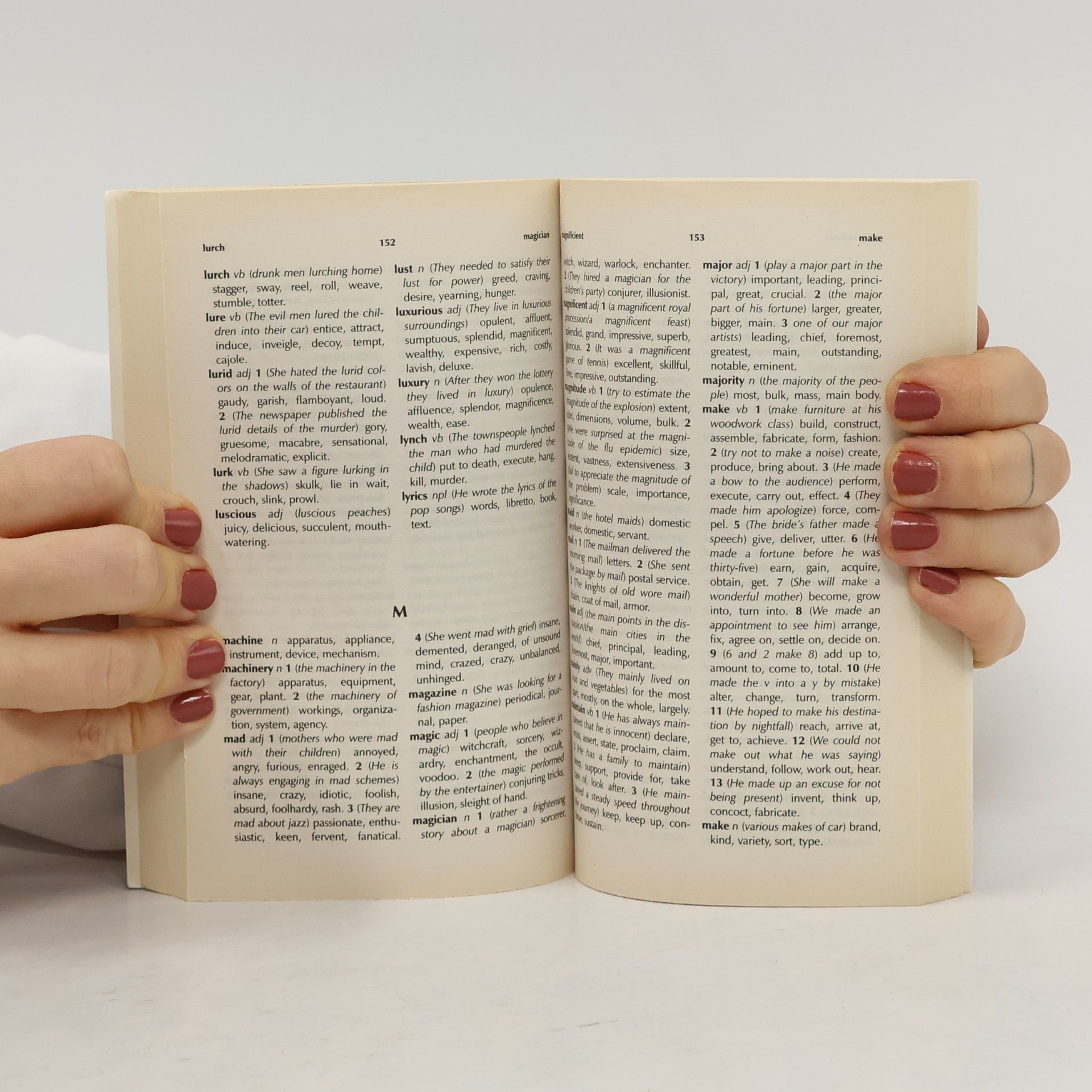 Webster's Concise English Thesaurus